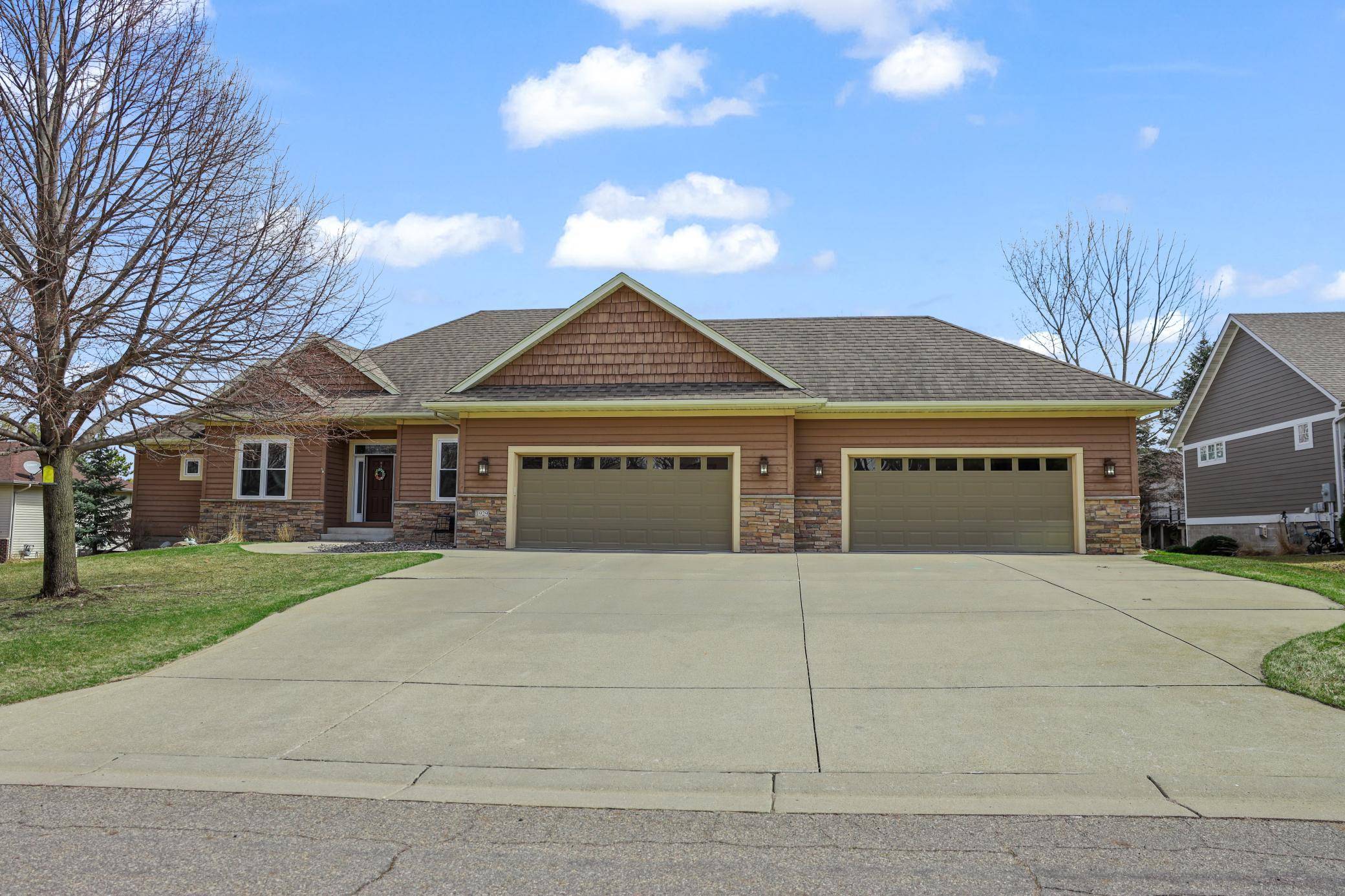1929 Woodcrest DR NE, Owatonna, MN 55060