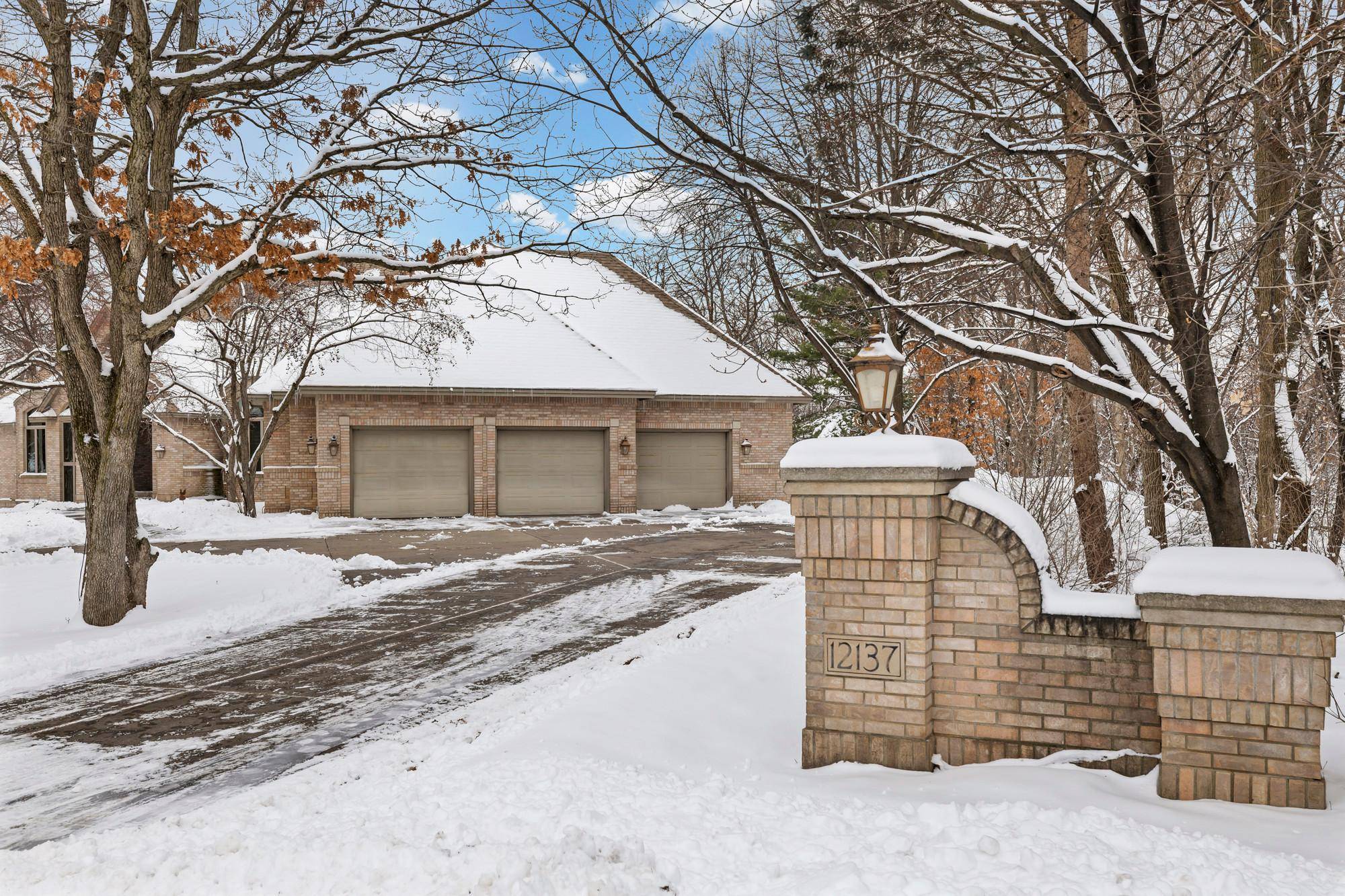 12137 Grandview TER, Apple Valley, MN 55124