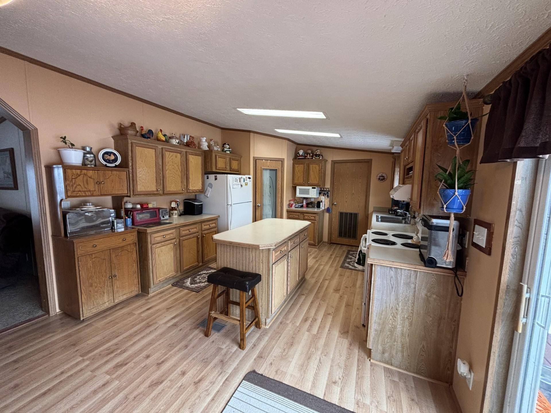 128 Lynn RD, Ottertail, MN 56571
