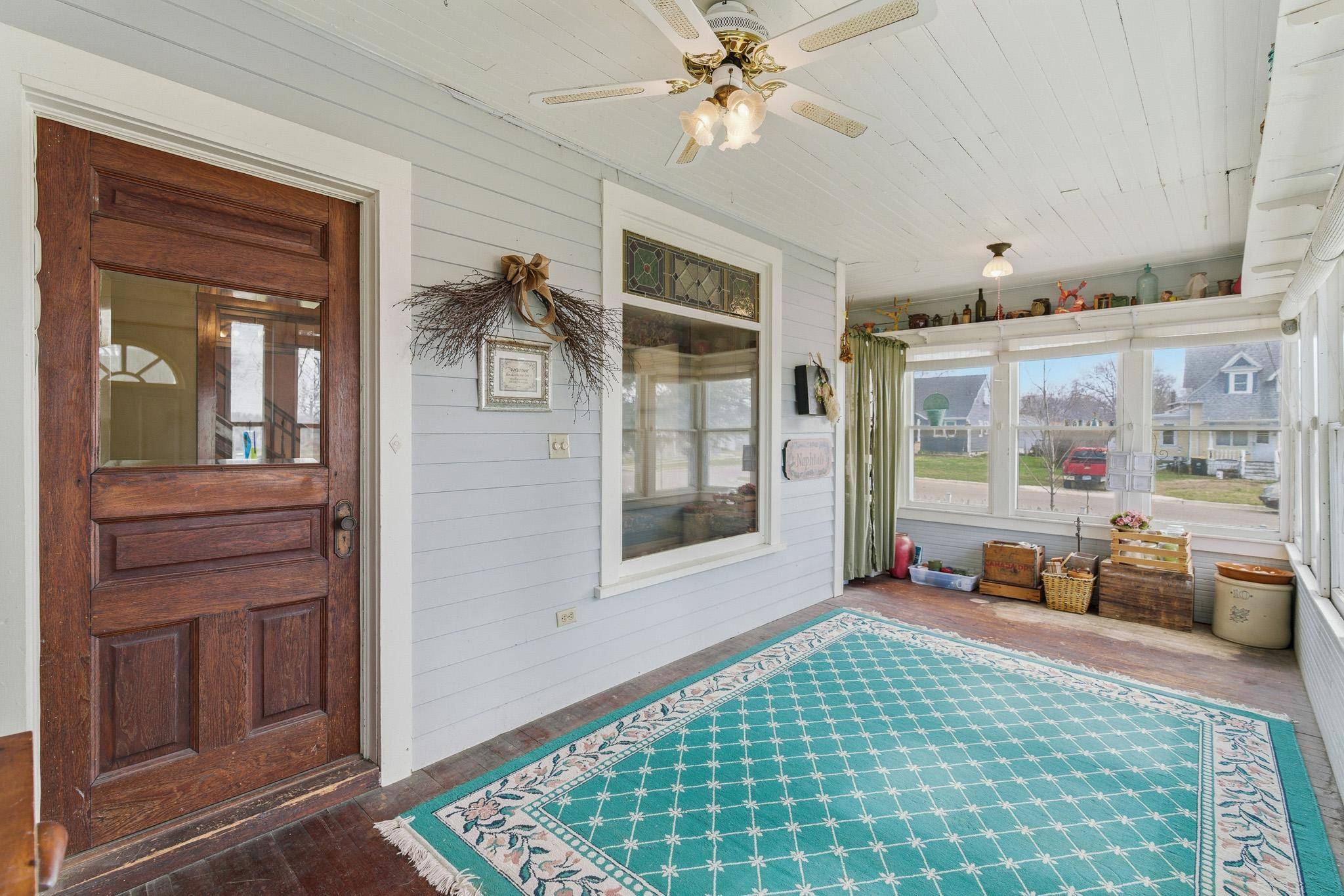 125 E 2nd ST, Blue Earth, MN 56013