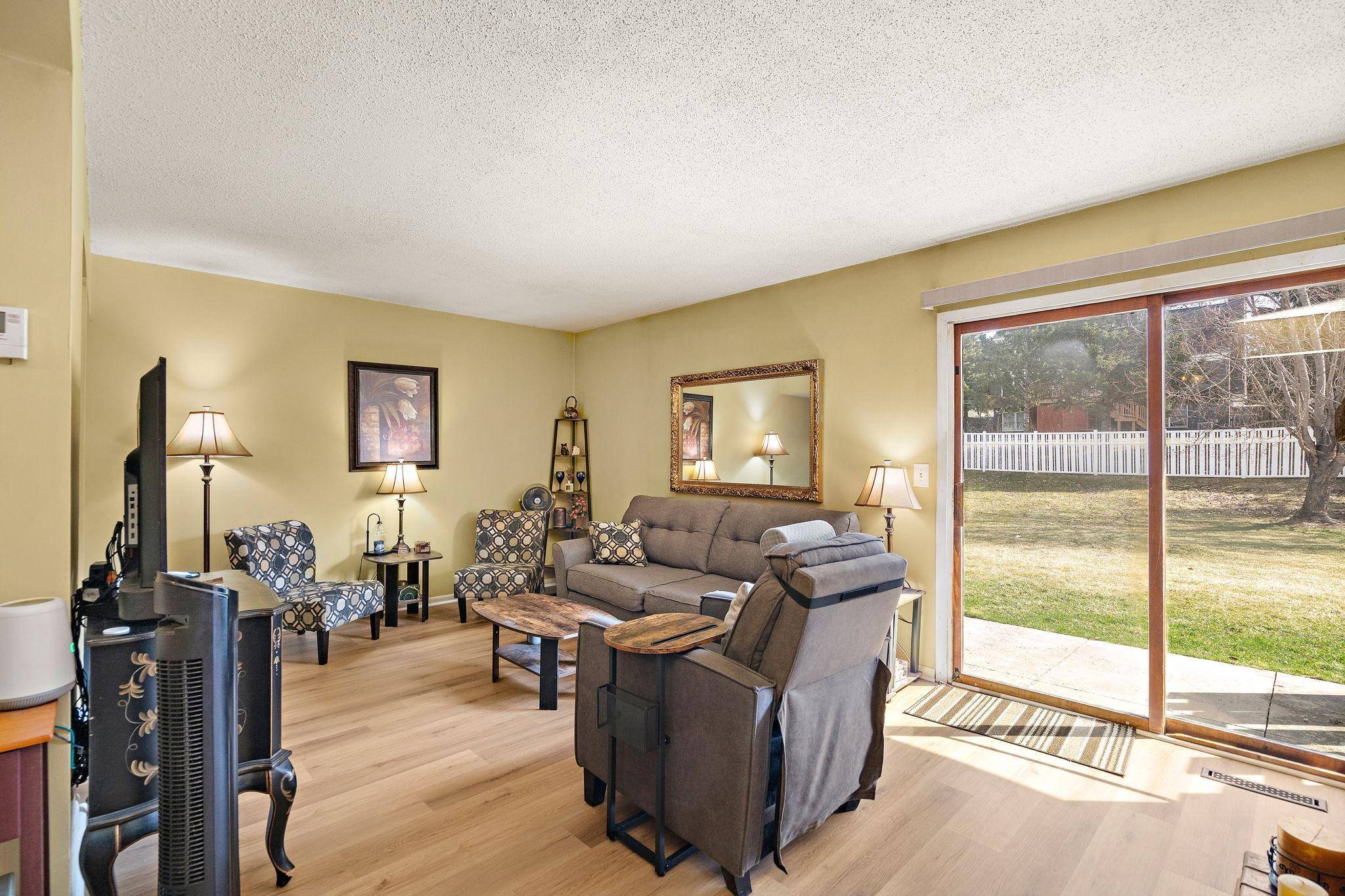 418 Dorland PL, Maplewood, MN 55119