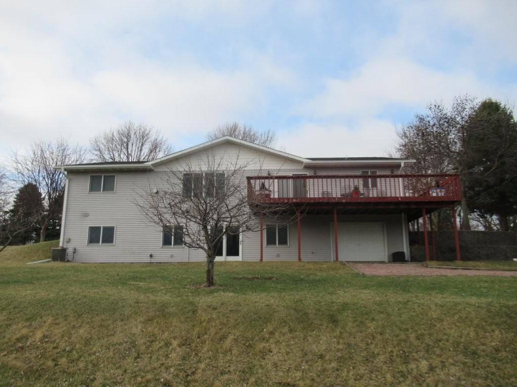 1481 115th ST, Luverne, MN 56156