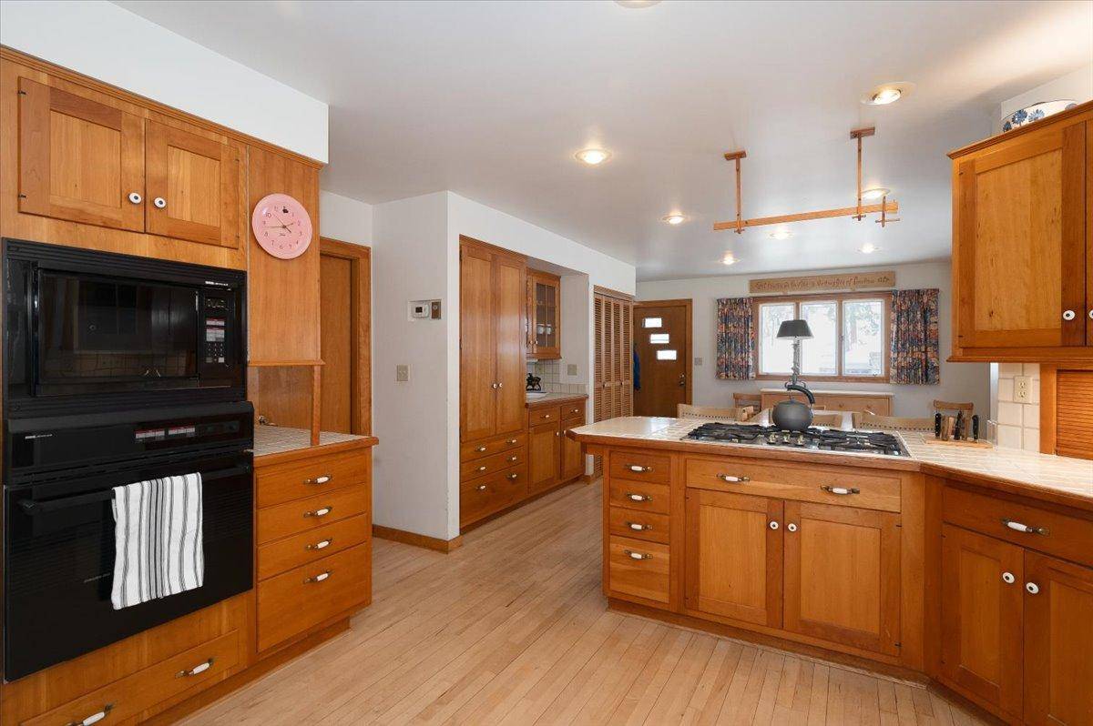 2931 Greysolon RD, Duluth, MN 55812