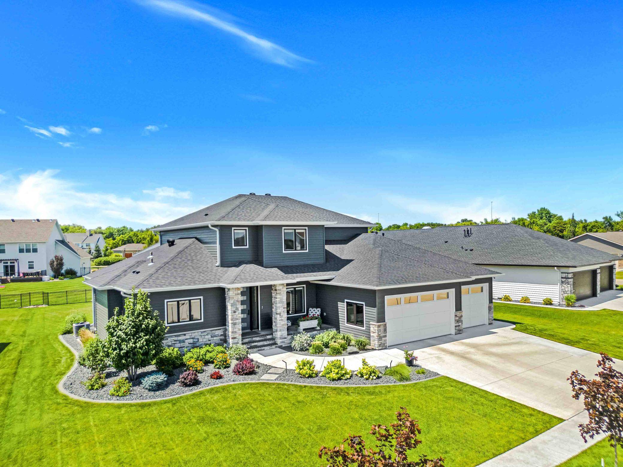 324 25th AVE E, West Fargo, ND 58078