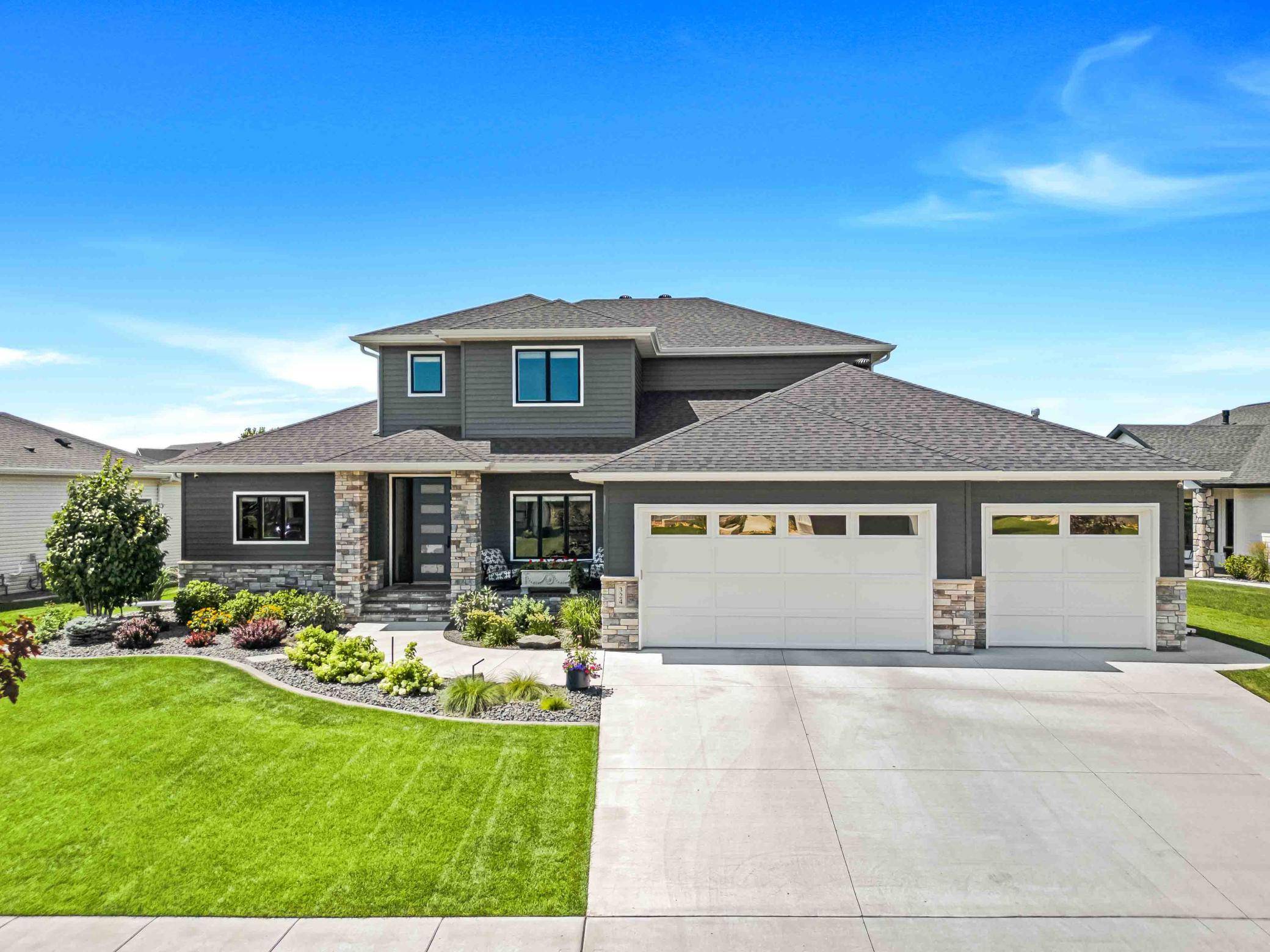 324 25th AVE E, West Fargo, ND 58078