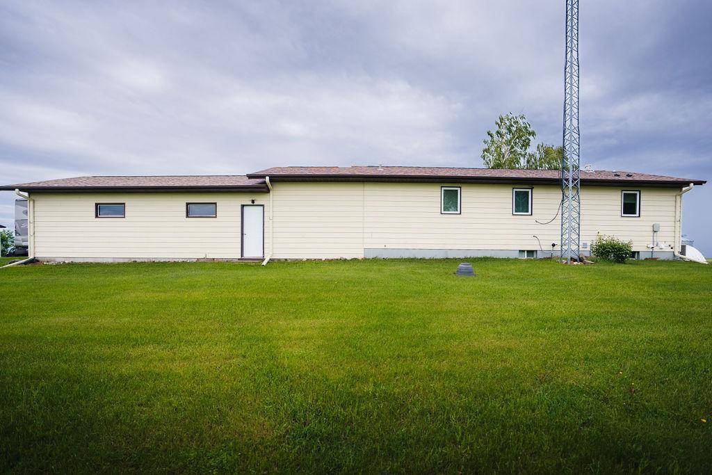 3853 91st AVE SE, Jamestown, ND 58401