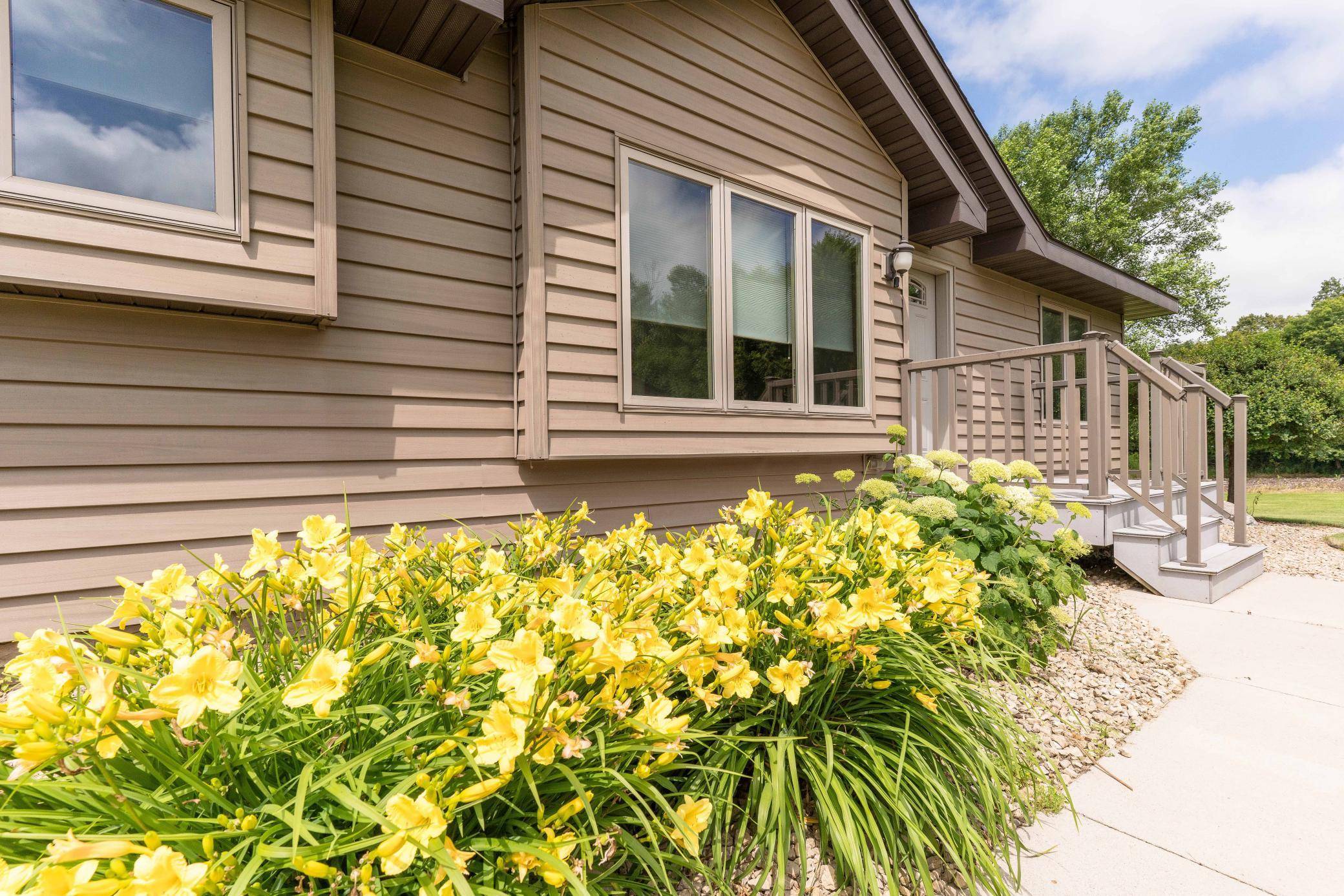 6432 Botzet RD NE, Nelson, MN 56355