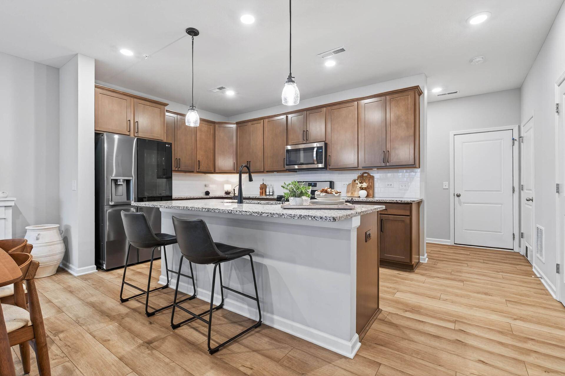 14544 Twin Lakes CIR, Burnsville, MN 55306