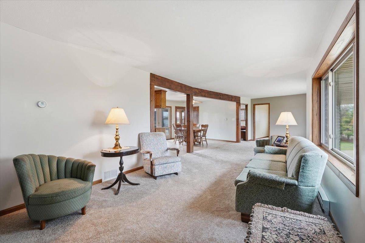 783 Mc Cutcheon RD, Hudson, WI 54016