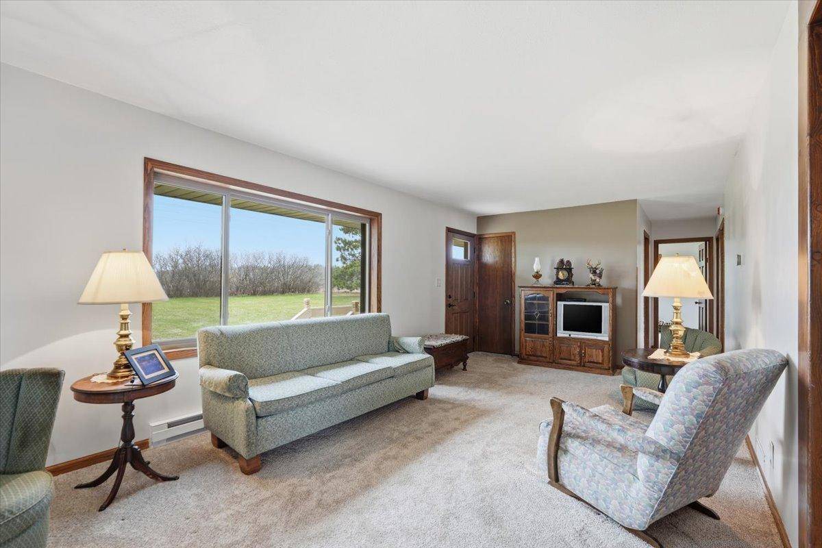783 Mc Cutcheon RD, Hudson, WI 54016