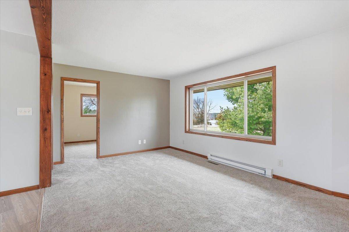 783 Mc Cutcheon RD, Hudson, WI 54016