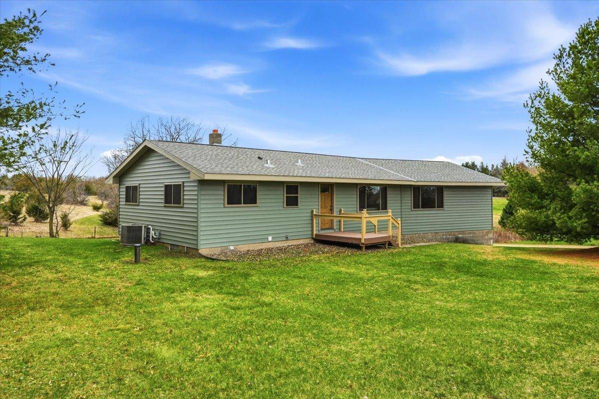 783 Mc Cutcheon RD, Hudson, WI 54016