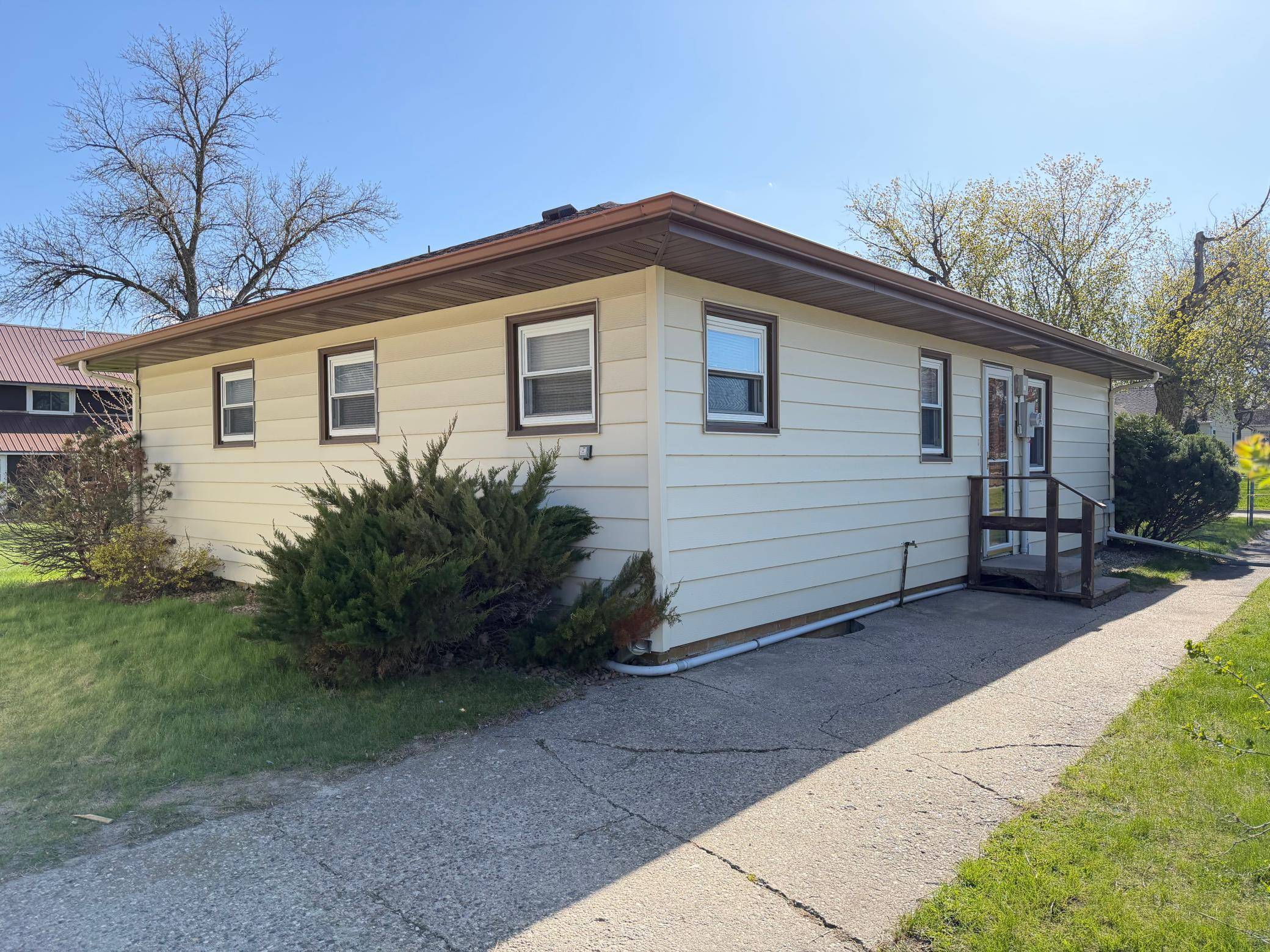 19 7th AVE NE, Elbow Lake, MN 56531