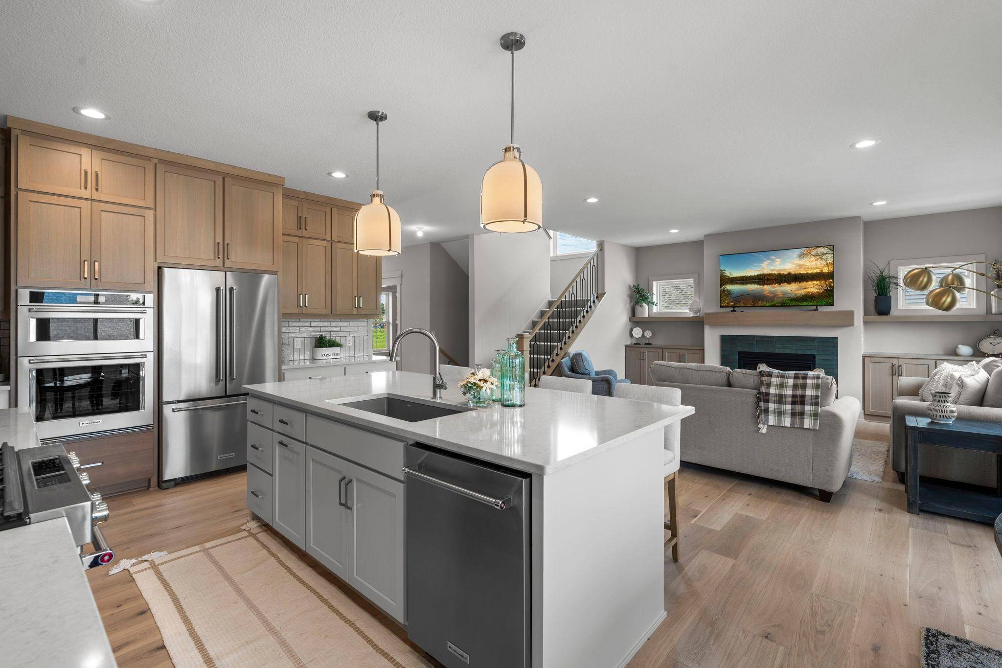 11732 Azure CIR, Inver Grove Heights, MN 55077