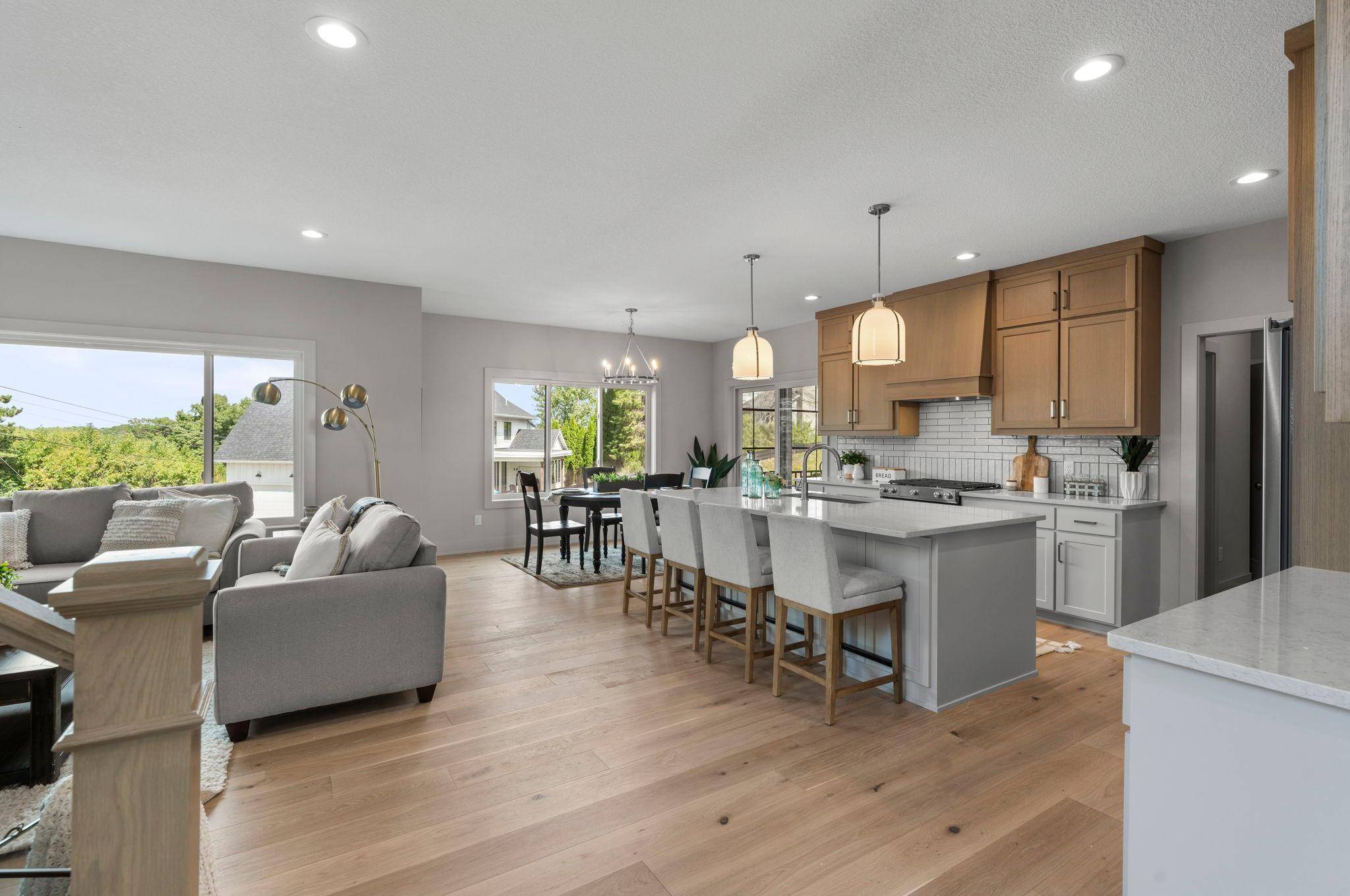 11732 Azure CIR, Inver Grove Heights, MN 55077