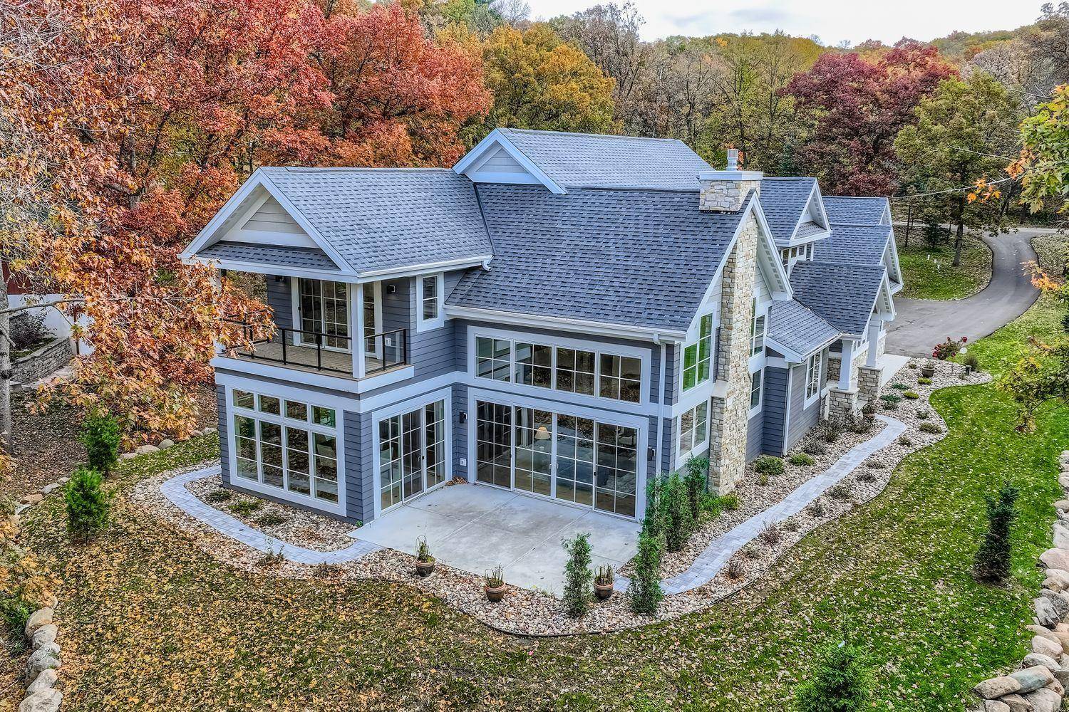 294 Cove RD, Hudson, WI 54016