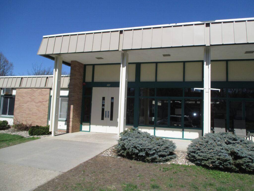 200 S 4th ST #21, Marshall, MN 56258