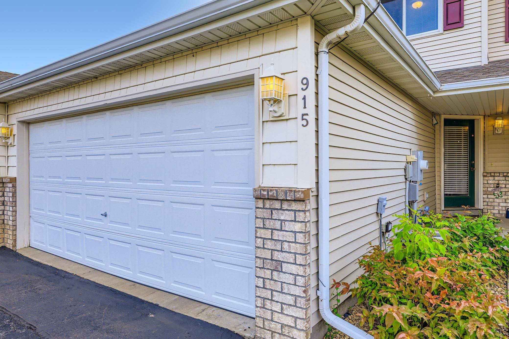 915 Harmony PATH, Norwood Young America, MN 55397