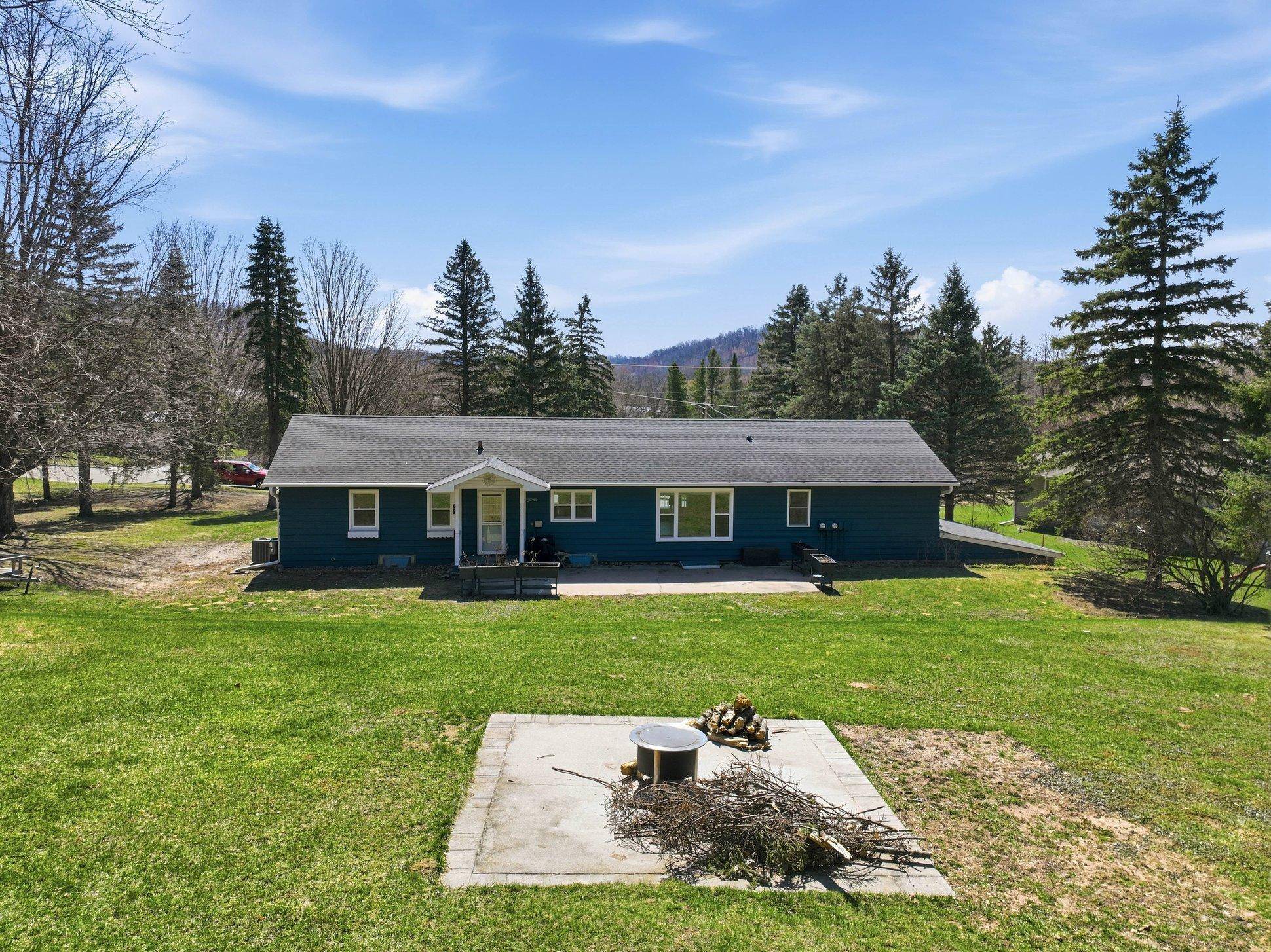 404 Drier ST, Durand, WI 54736