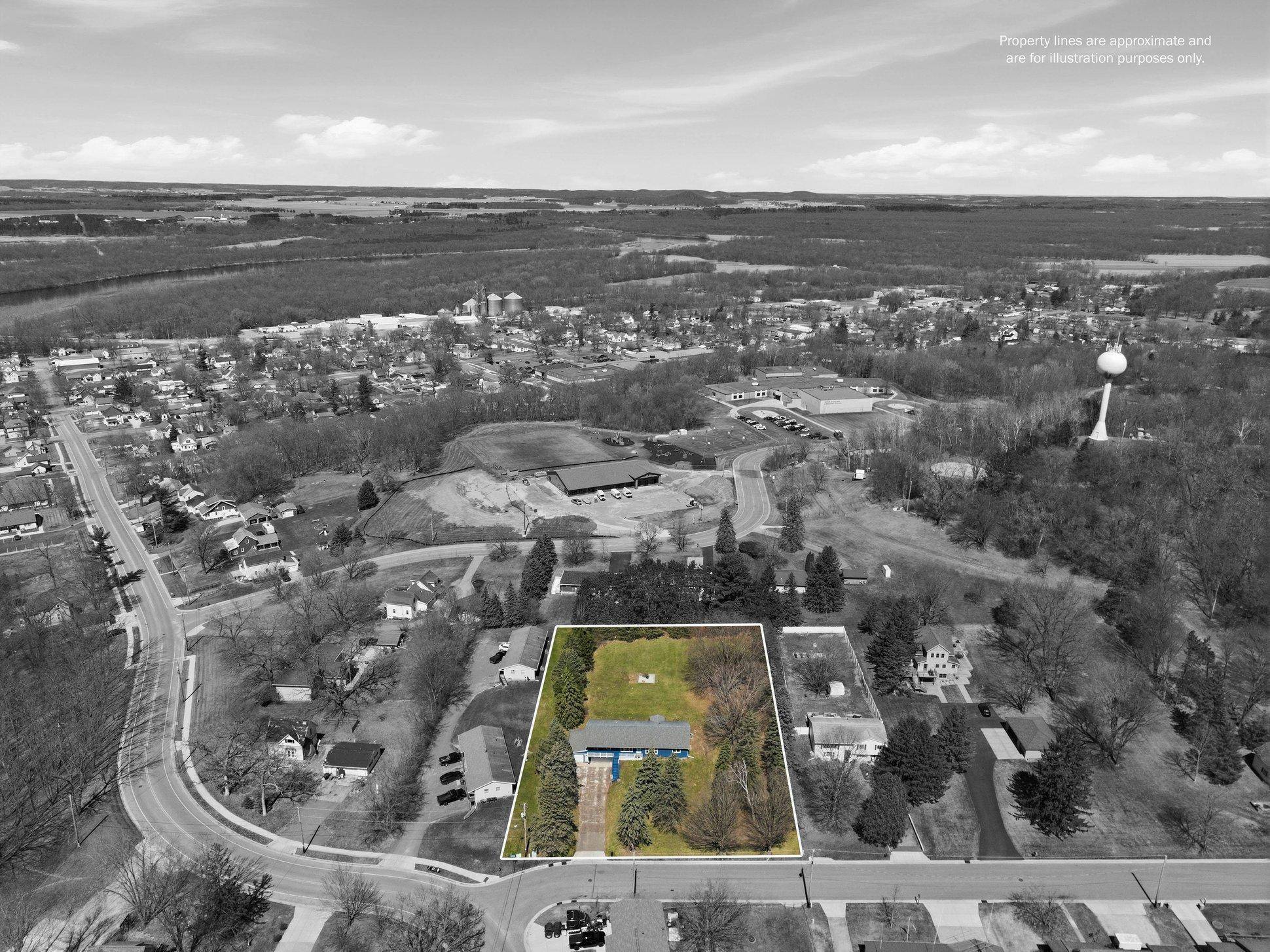 404 Drier ST, Durand, WI 54736