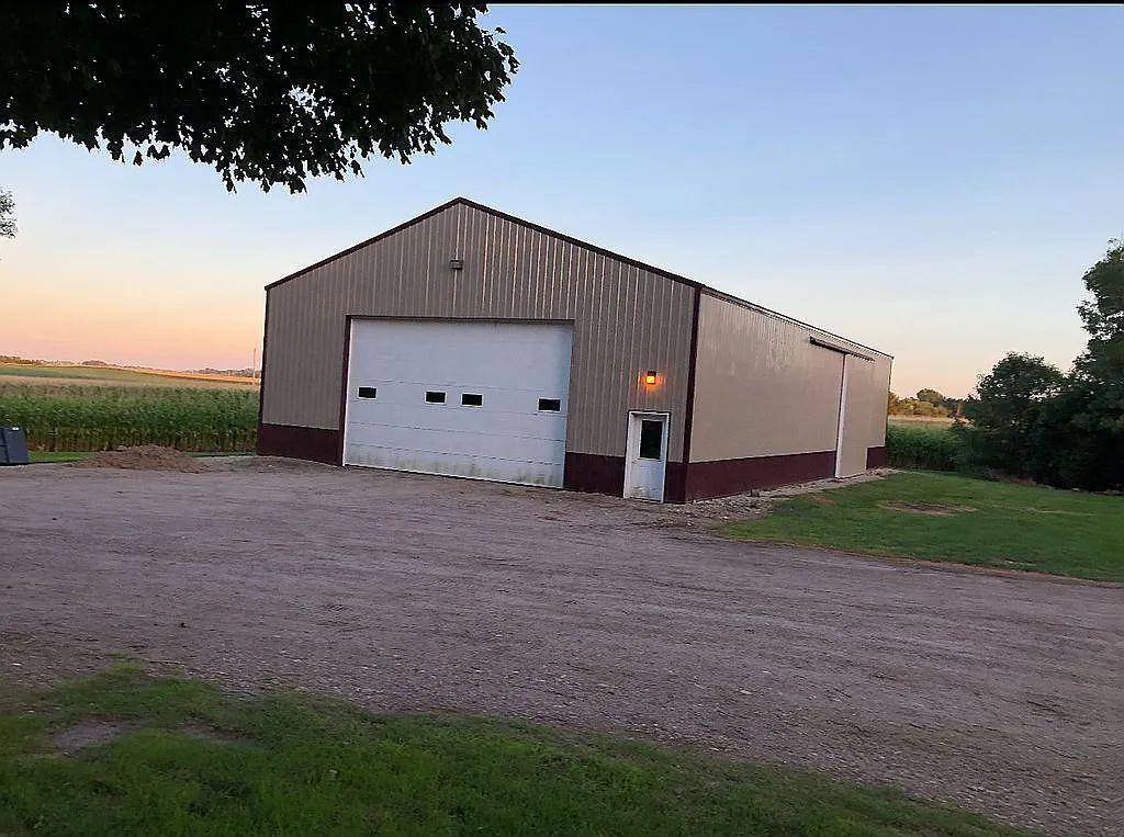 2997 440th ST, Clarkfield, MN 56223