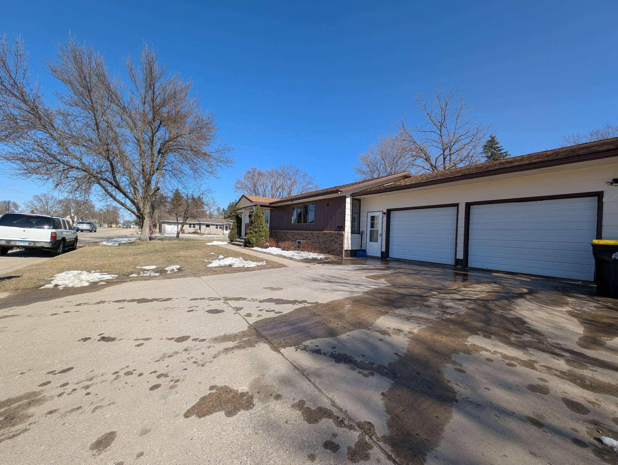 411 6th AVE SW, Perham, MN 56573