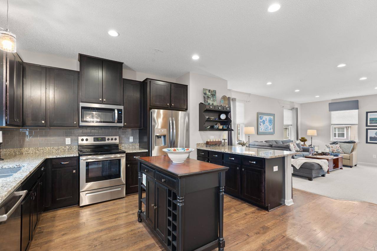 9655 Merrimac LN N, Maple Grove, MN 55369