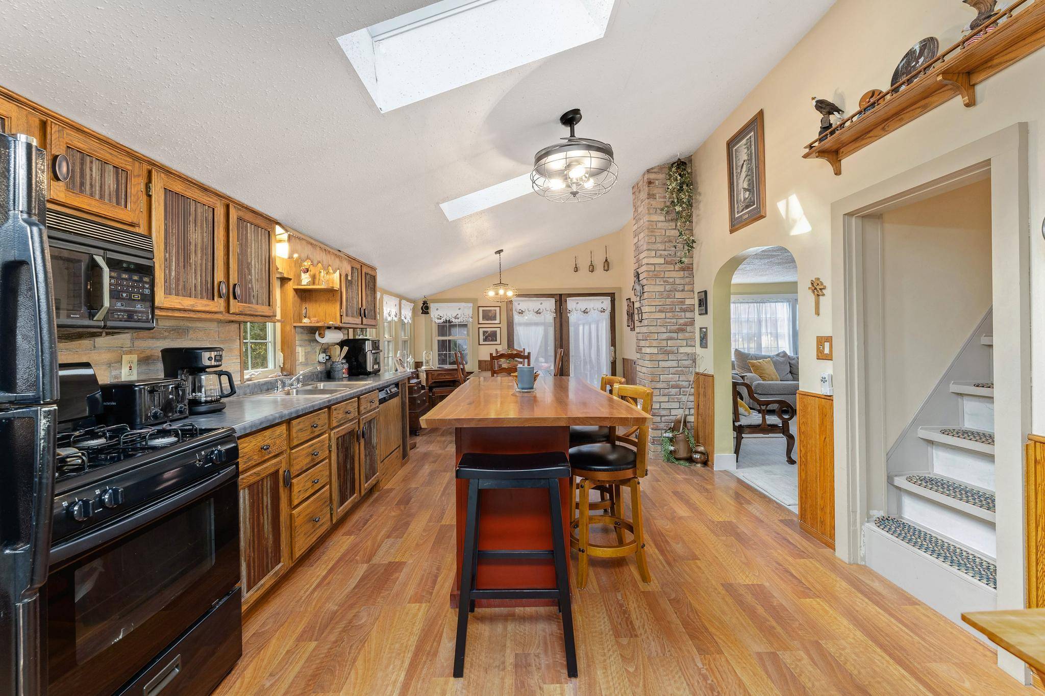 46652 Riverview DR, La Crescent, MN 55947