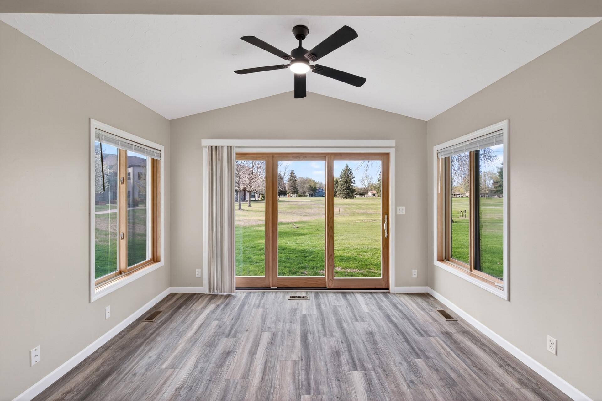 901 W Main ST, Belle Plaine, MN 56011