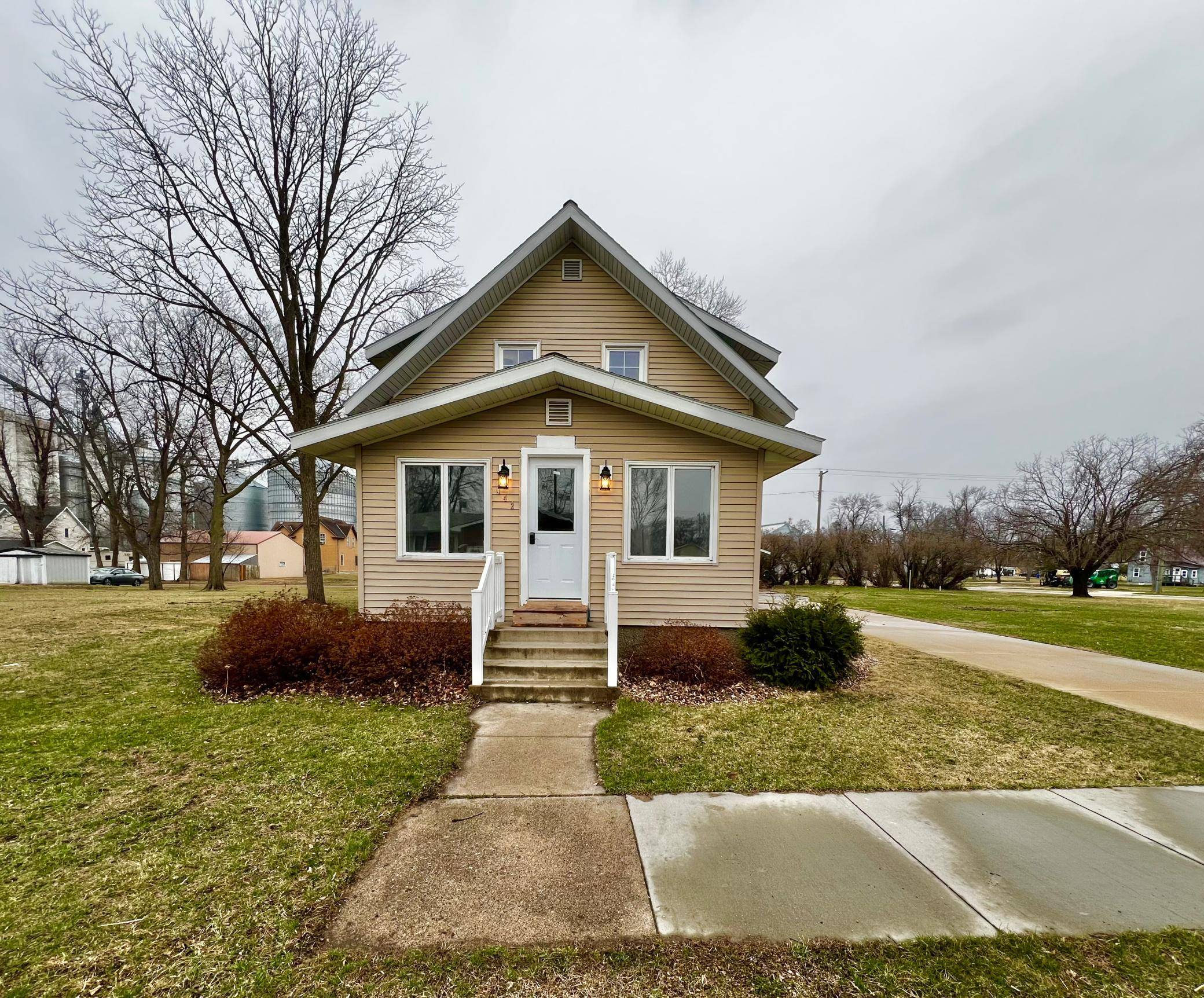 442 4th ST, Dawson, MN 56232