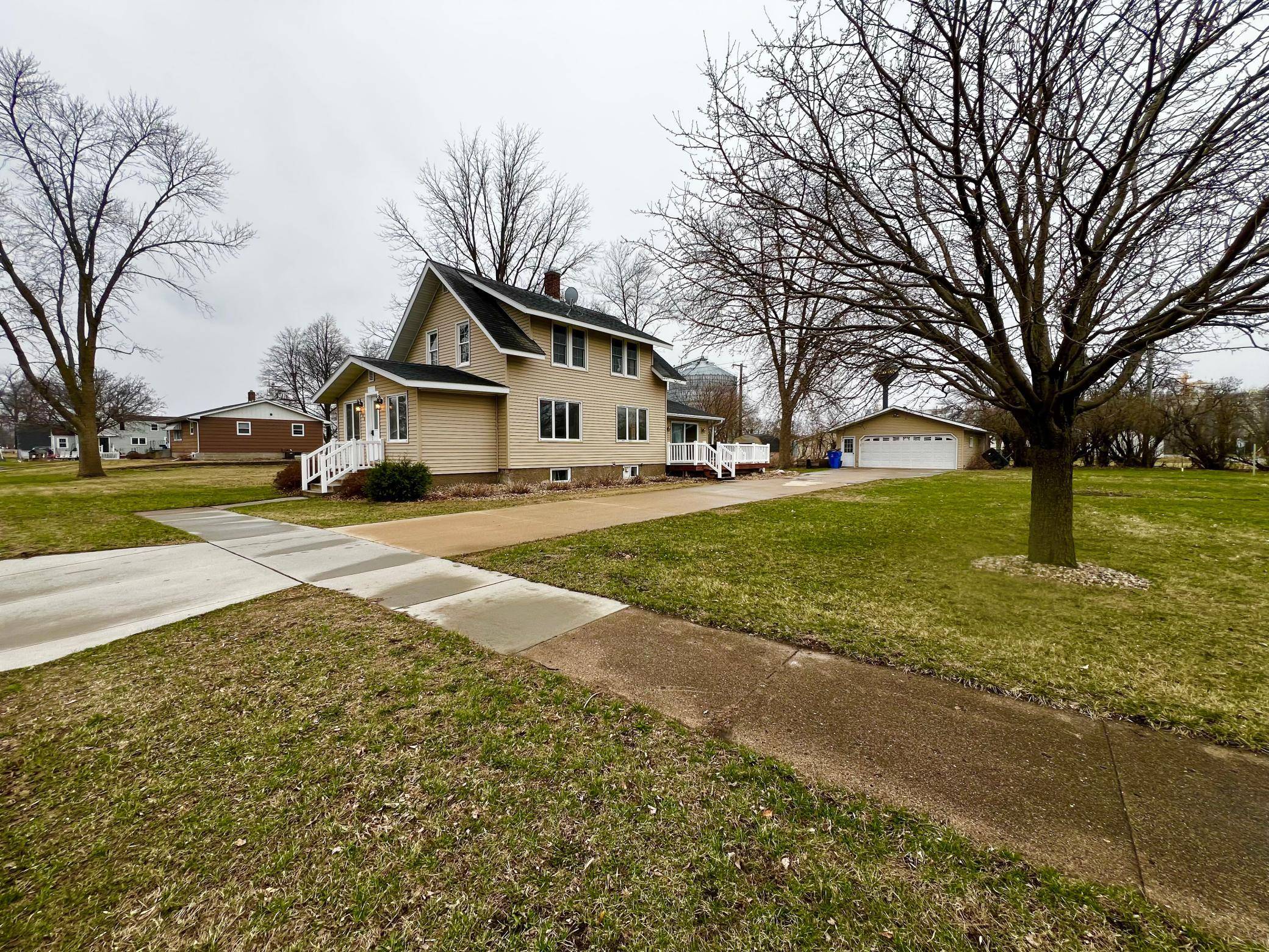 442 4th ST, Dawson, MN 56232