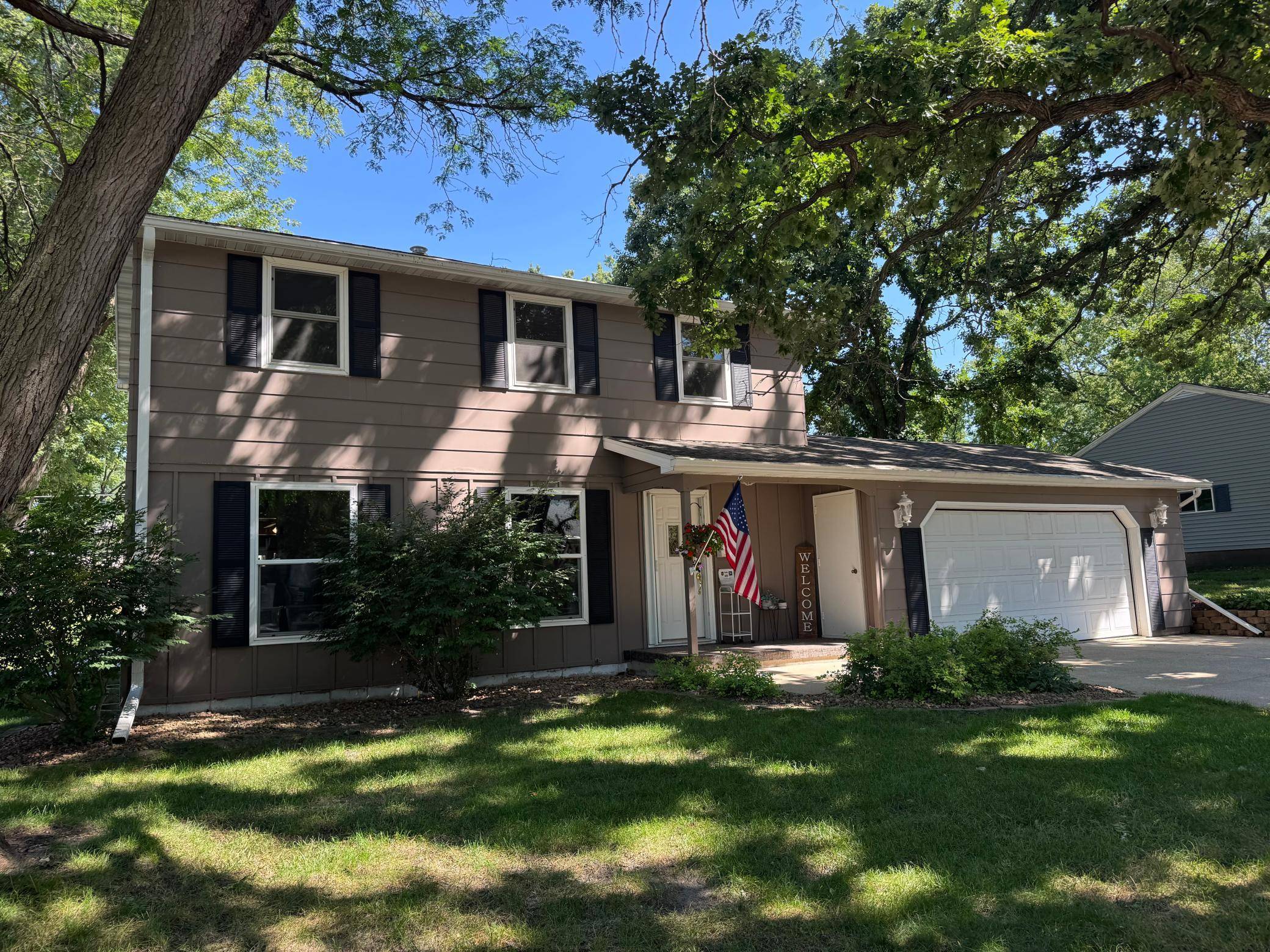 209 Burr Oak DR, Albert Lea, MN 56007