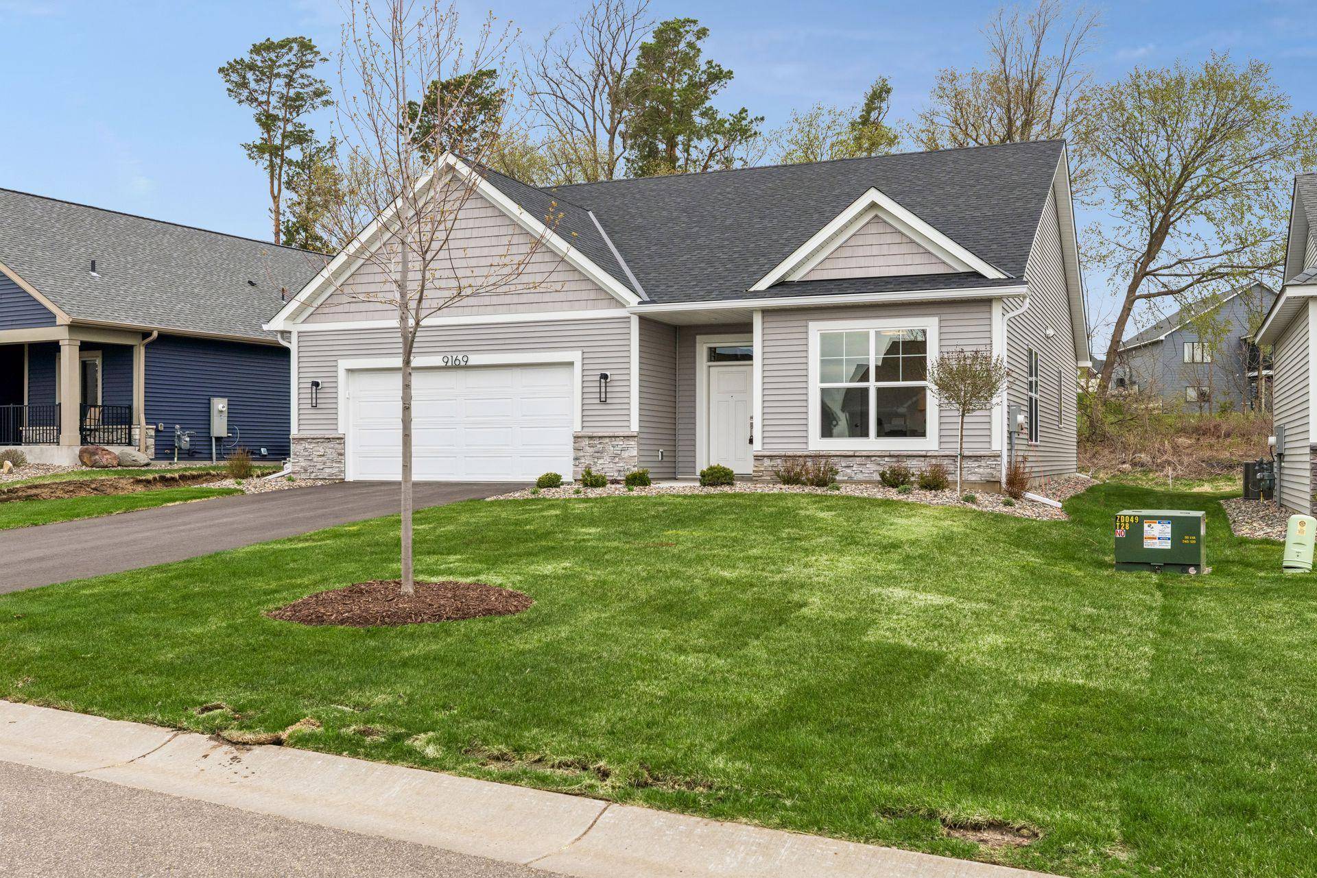 9169 62nd ST S, Cottage Grove, MN 55016