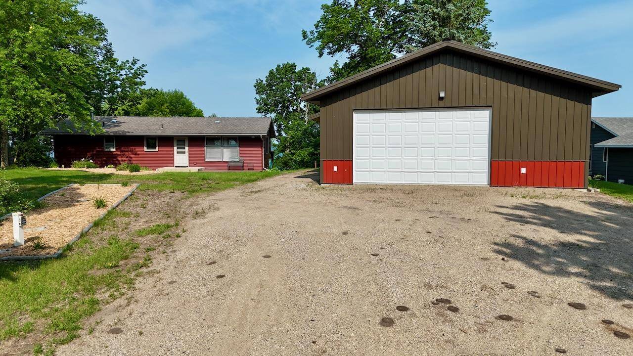 28887 Hi Vista DR, Battle Lake, MN 56515