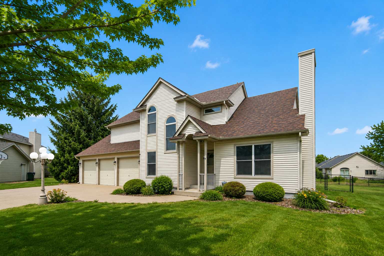 8057 Garfield ST NE, Spring Lake Park, MN 55432