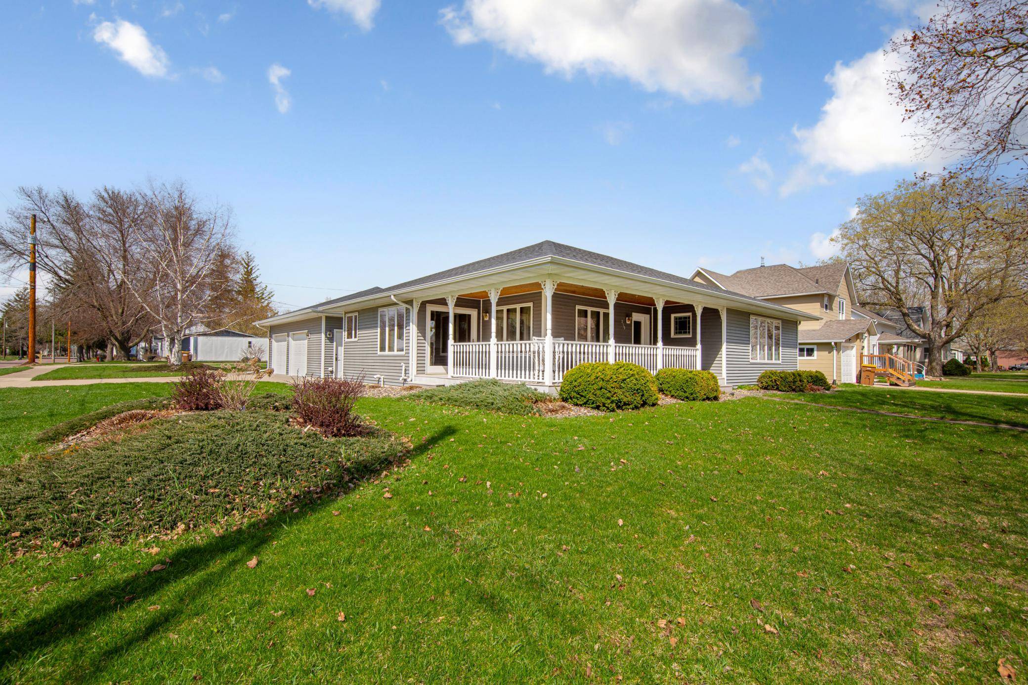 219 1st ST NW, New Richland, MN 56072