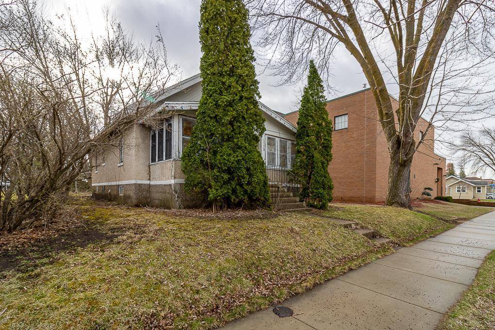 115 N Lexington AVE, Le Center, MN 56057