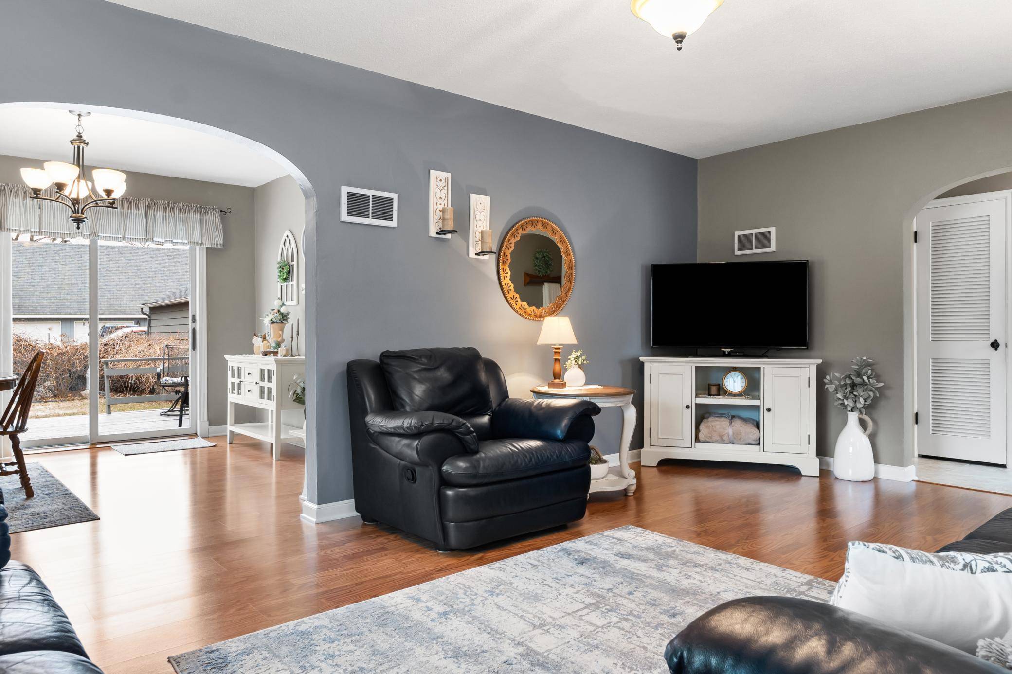 335 2nd AVE NW, Mayville, ND 58257