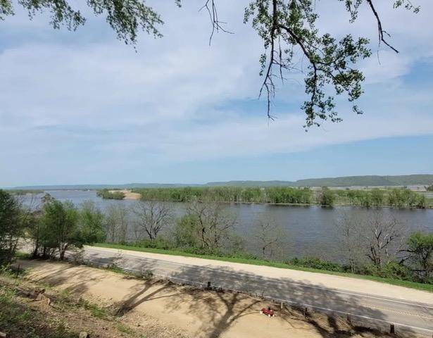 905 Mississippi LN, Brownsville, MN 55919