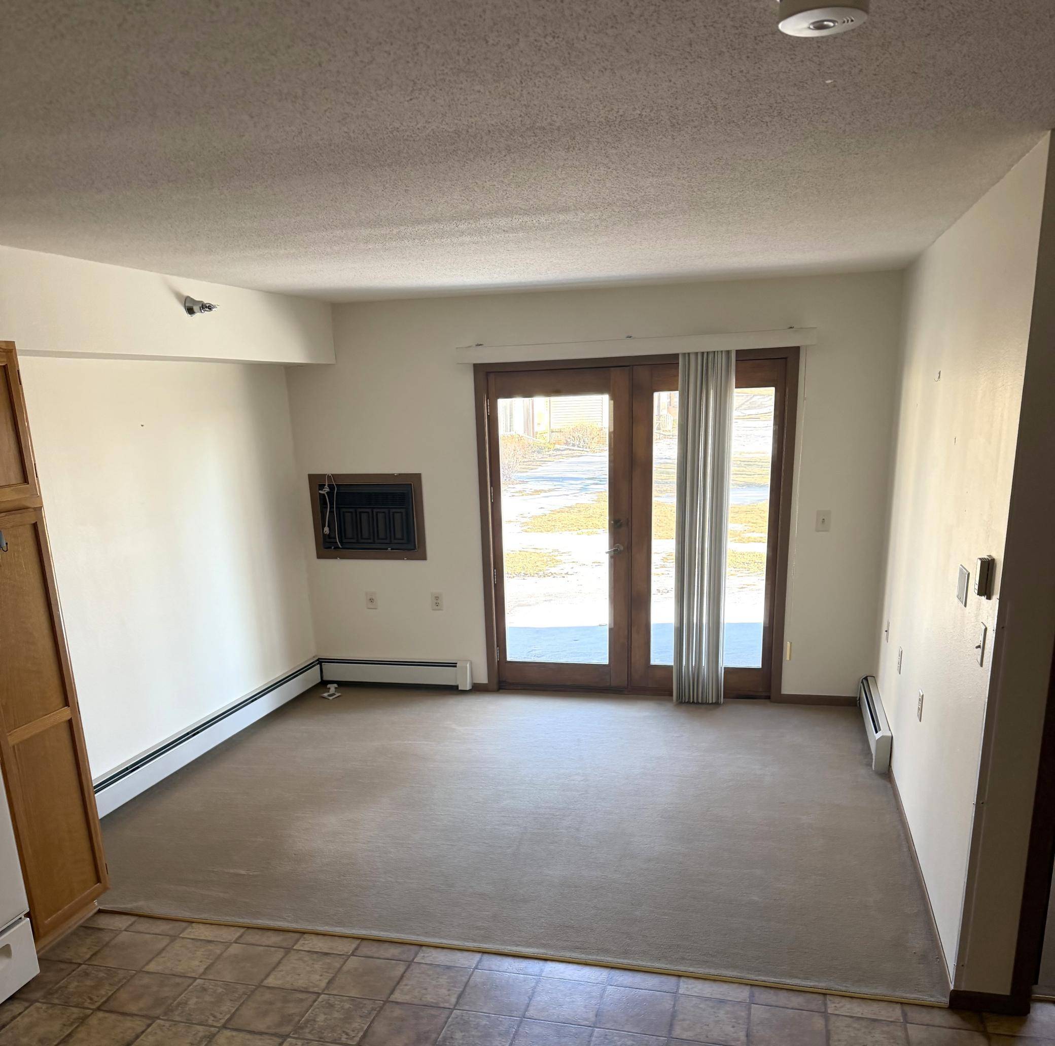 611 Main ST S #202, Renville, MN 56284