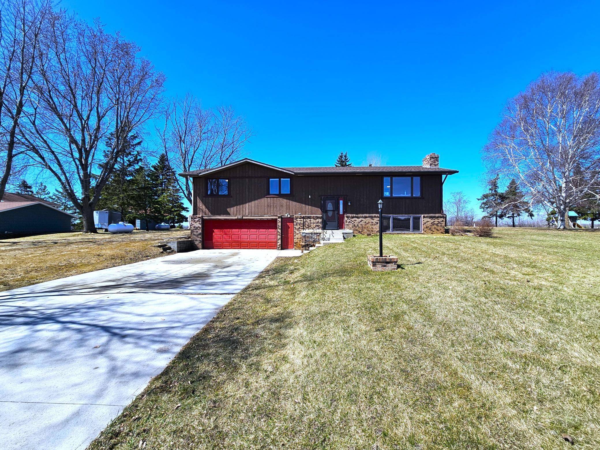 17132 River Oaks BLVD, Fergus Falls, MN 56537