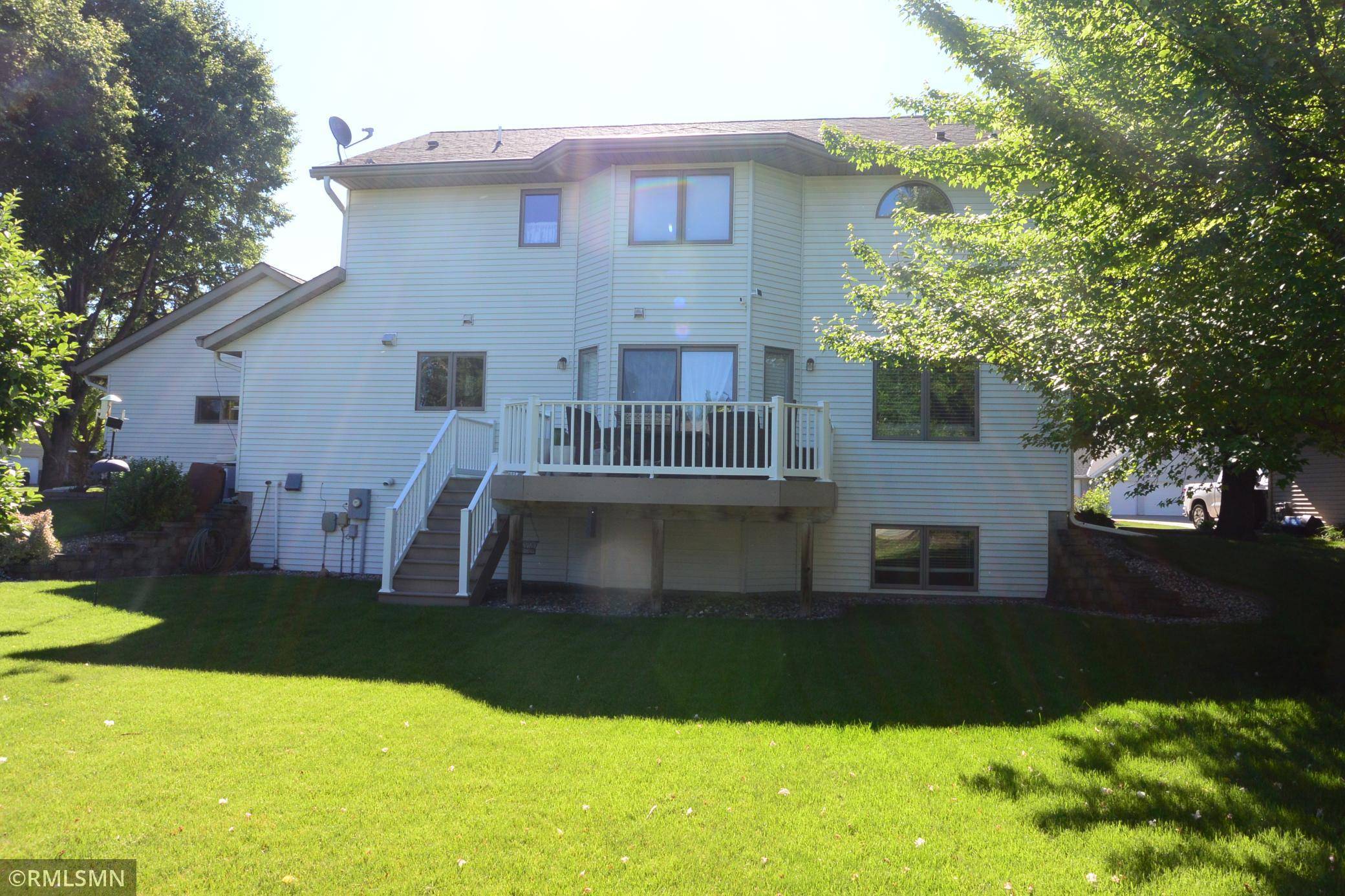 201 Douglas DR, Glencoe, MN 55336