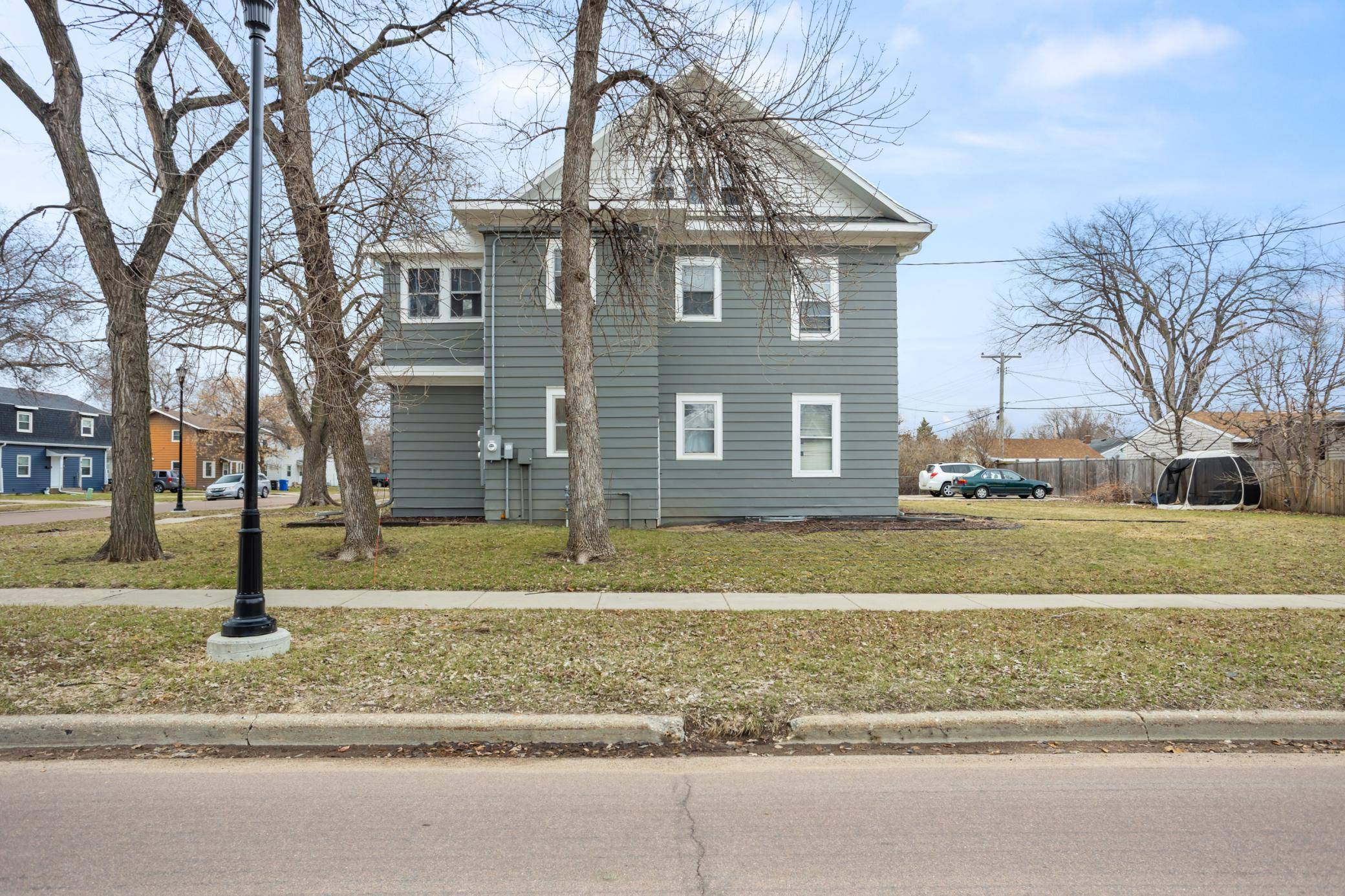 826 21st ST S, Fargo, ND 58103