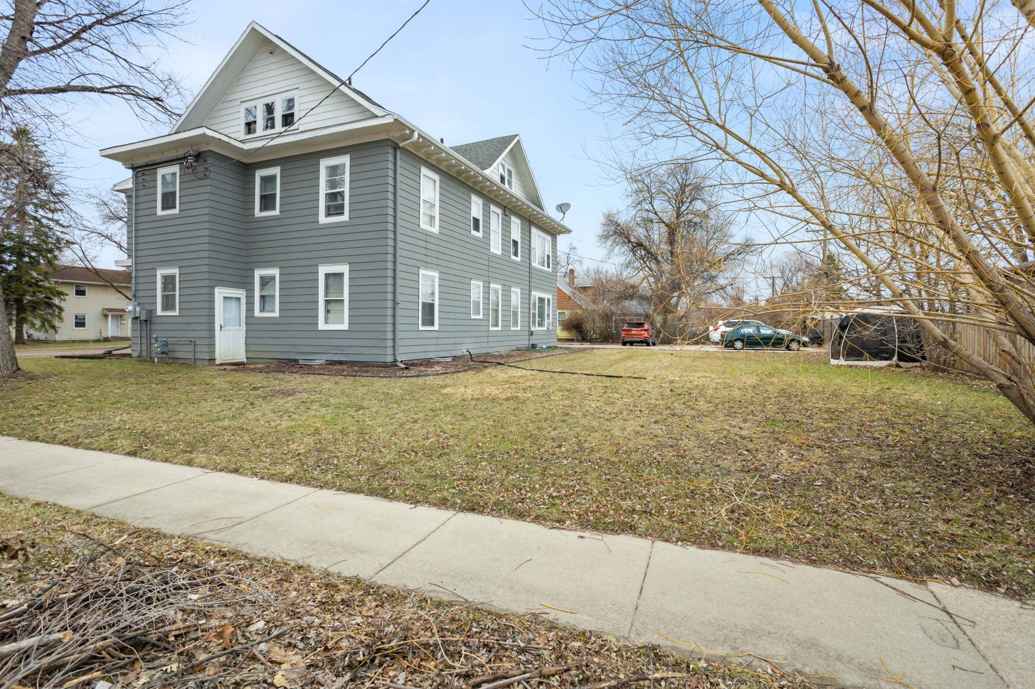 826 21st ST S, Fargo, ND 58103