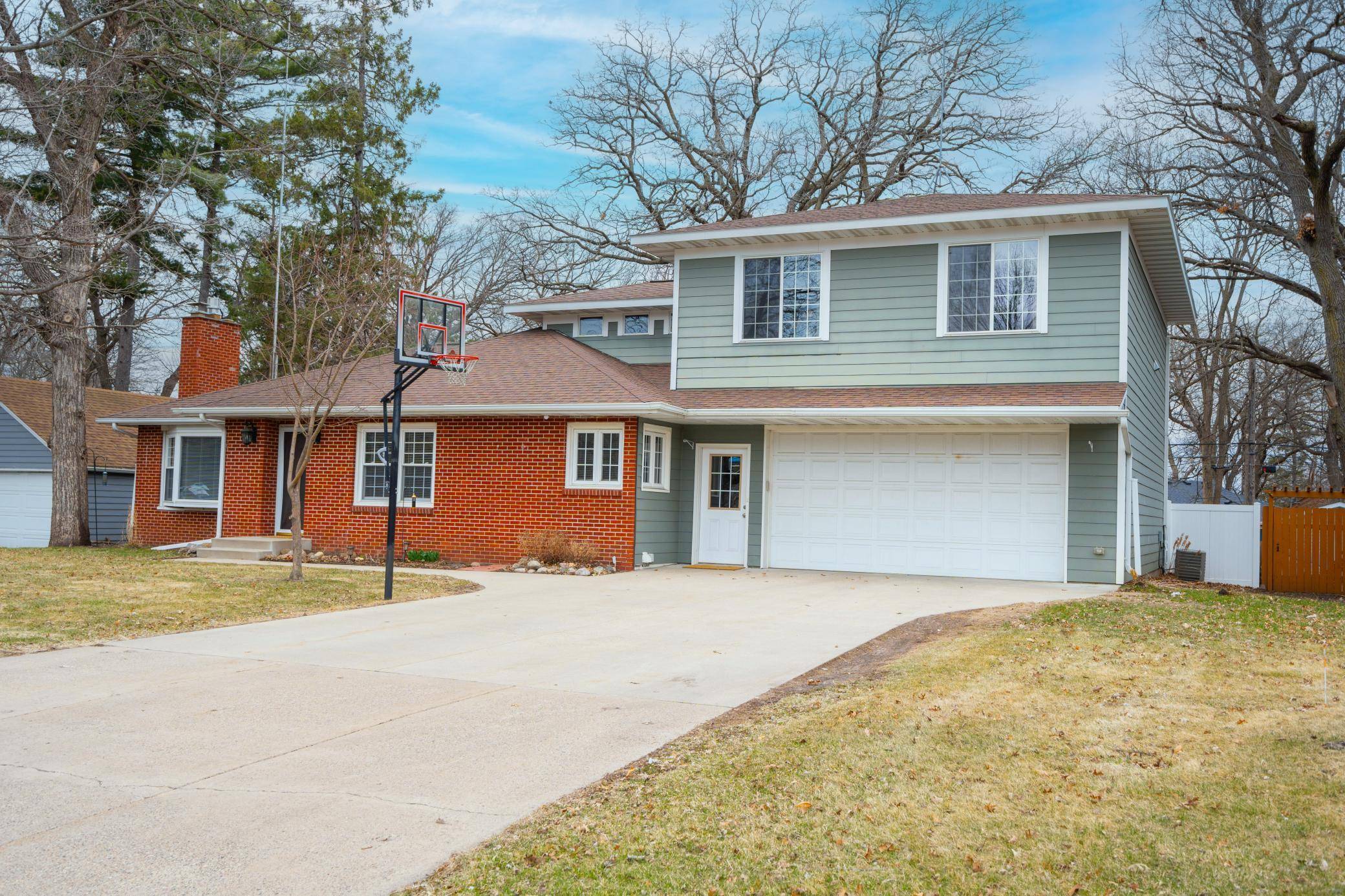 663 Roosevelt RD, Saint Cloud, MN 56301