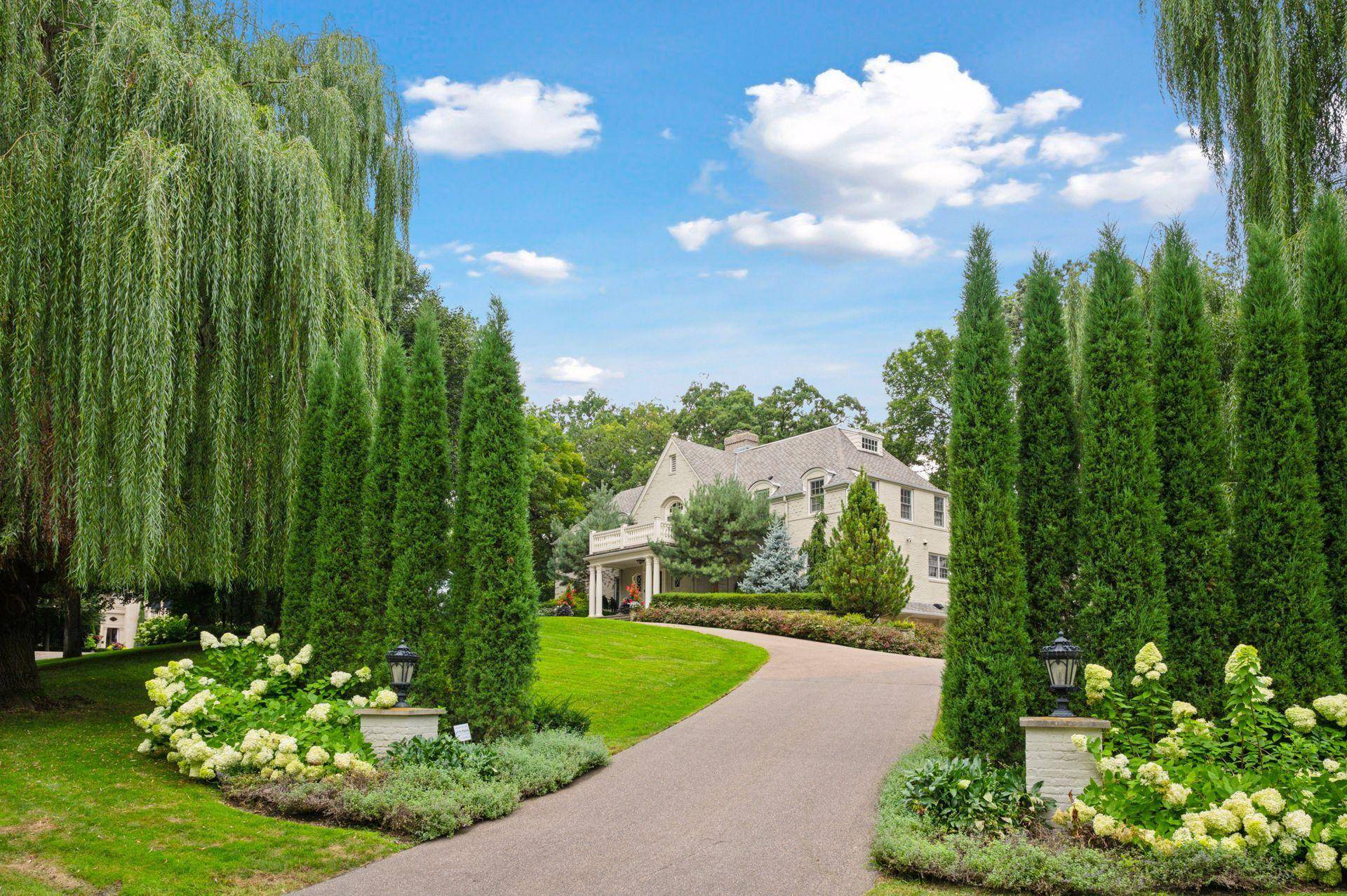12 Merilane AVE, Edina, MN 55436
