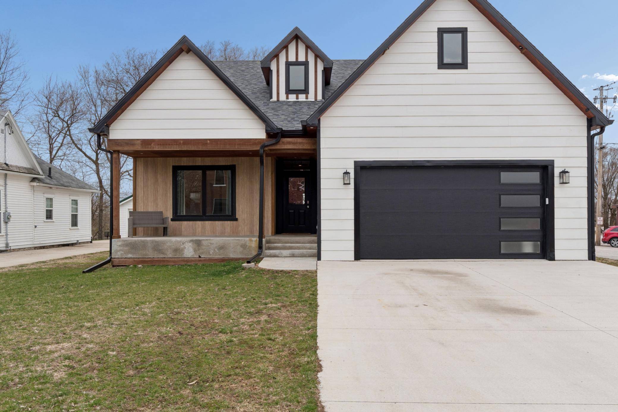 97 8th ST S, Northwood, IA 50459