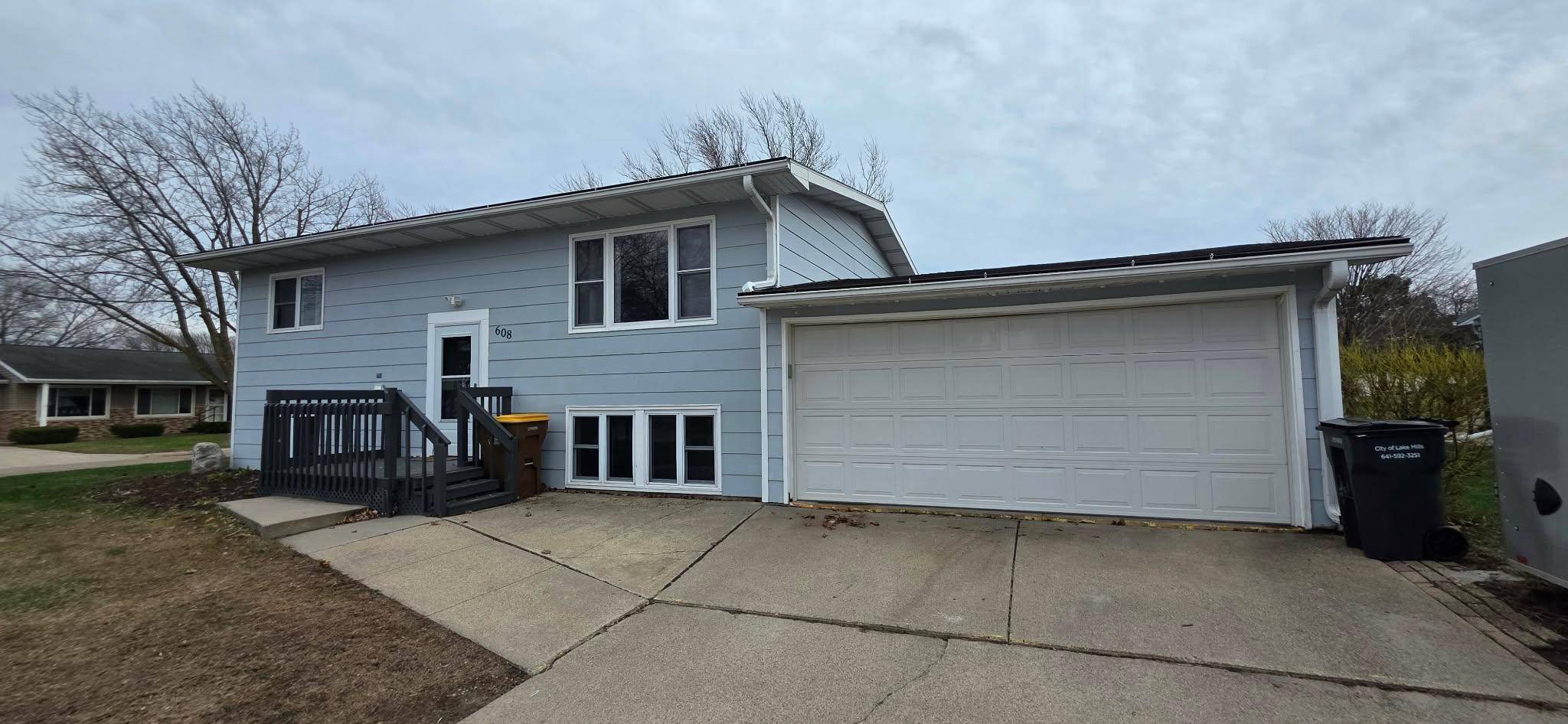 608 S 1st AVE E, Lake Mills, IA 50450