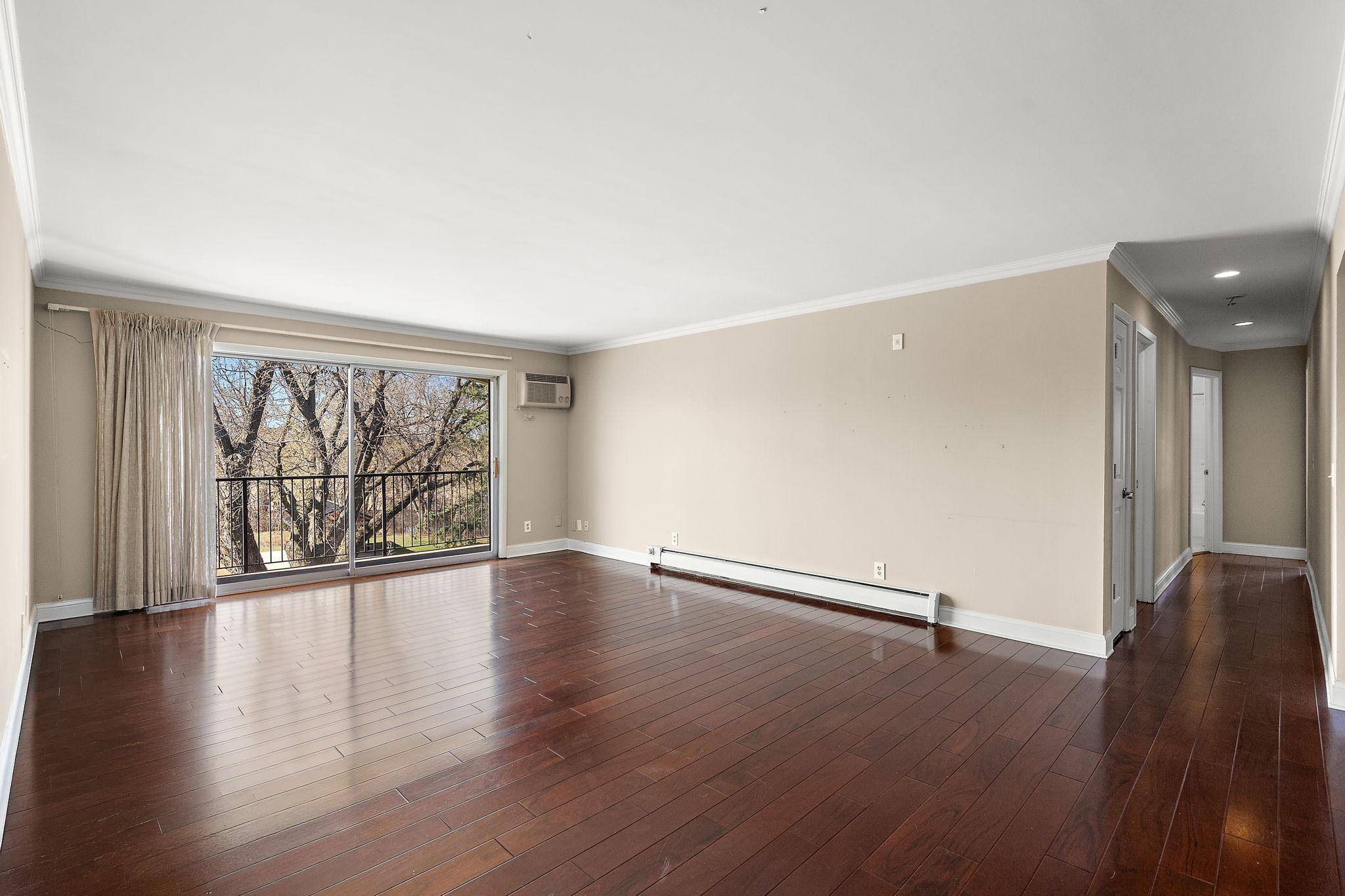 4401 Parklawn AVE #301W, Edina, MN 55435