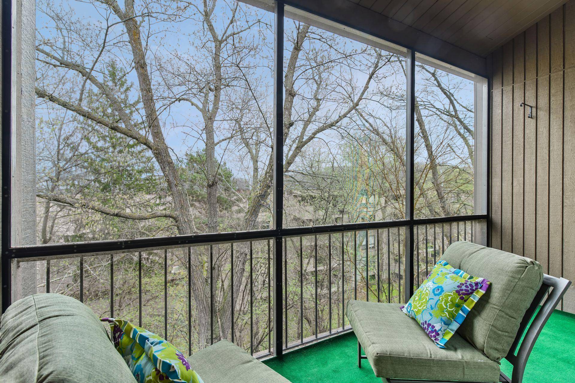 6115 Lincoln DR #353, Edina, MN 55436